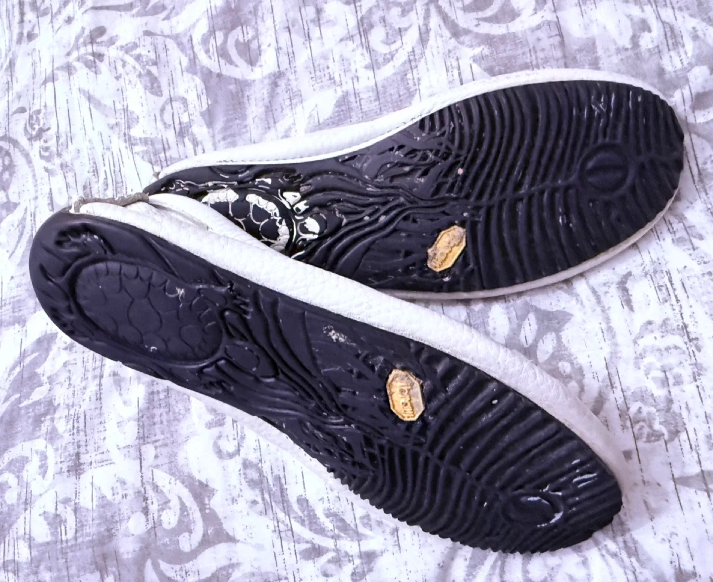 Manitobah Mukluks Moccasins - L6/M4 image indicator(5)