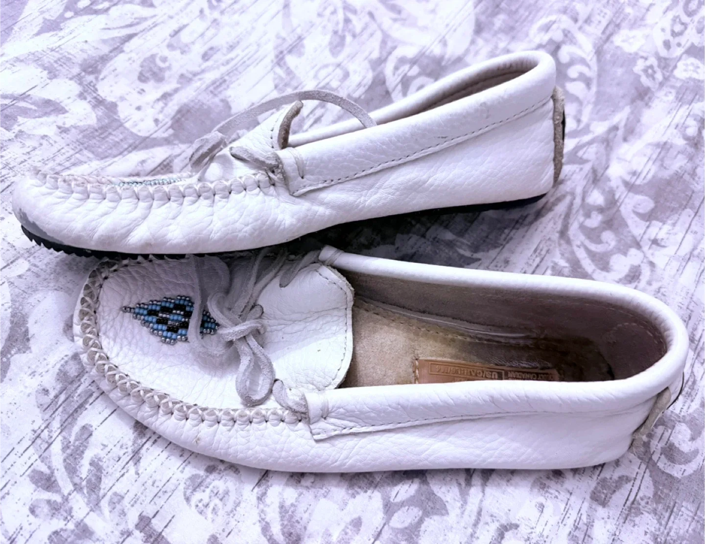 Manitobah Mukluks Moccasins - L6/M4 image indicator(3)