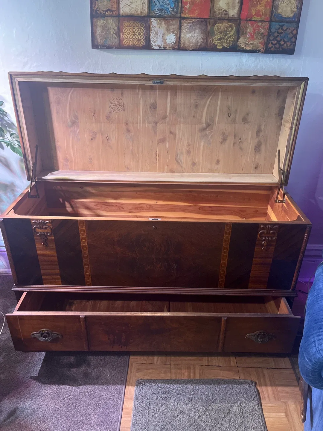Roos Sweetheart Cedar Chest! image indicator(5)