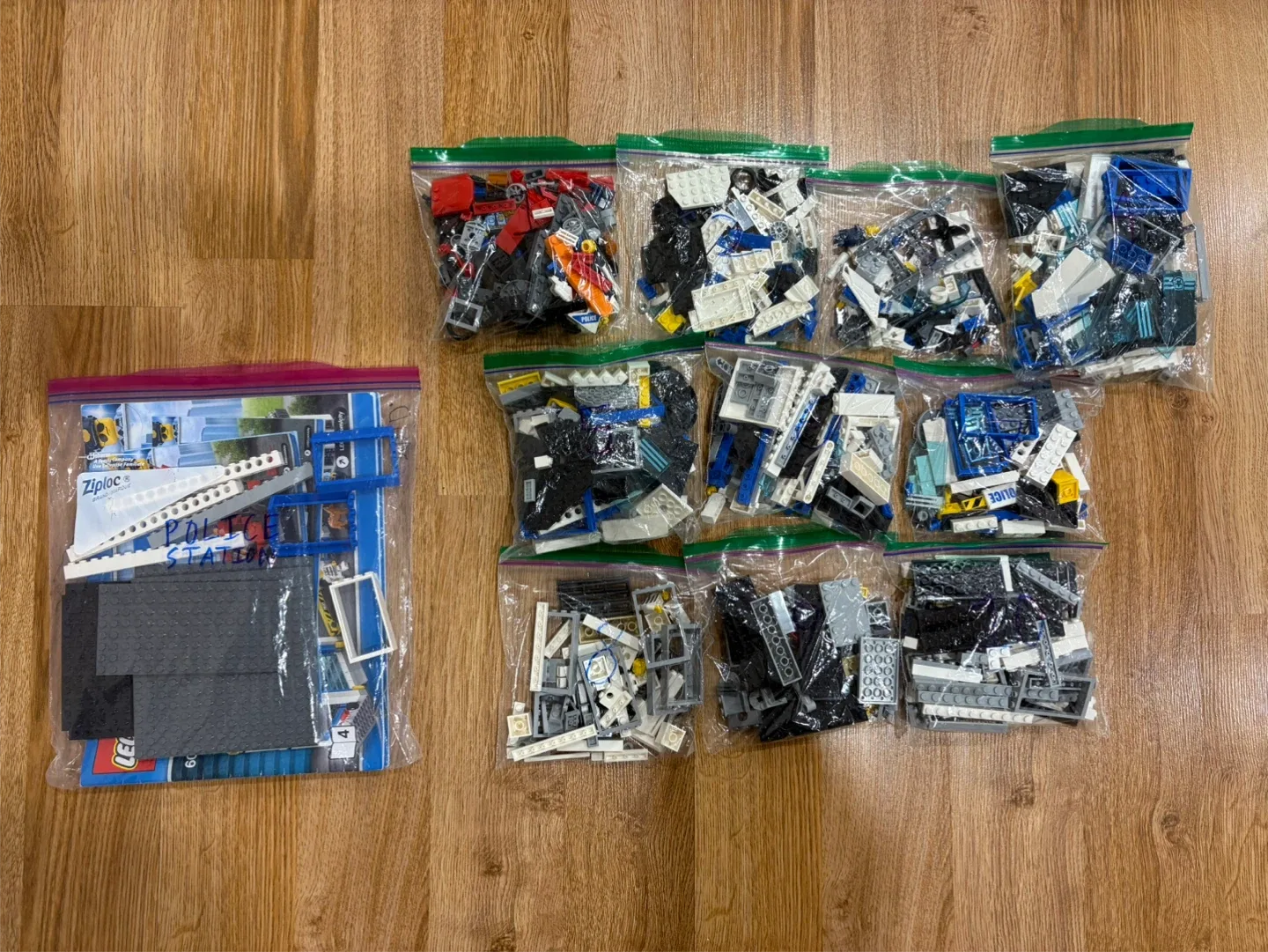 LEGO City Police Station 60141 image indicator(3)