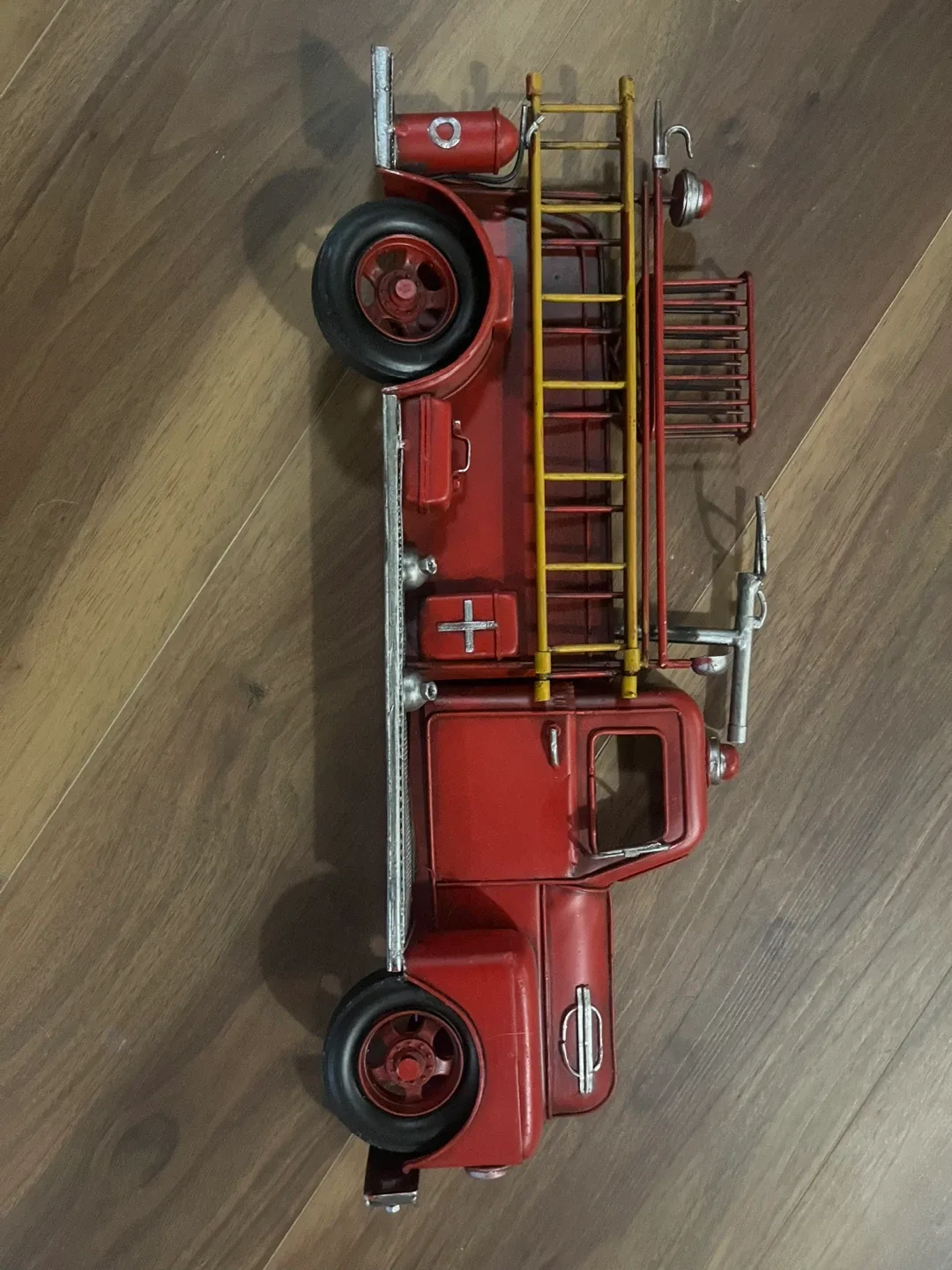 Vintage-Style Red Fire Truck Decoration