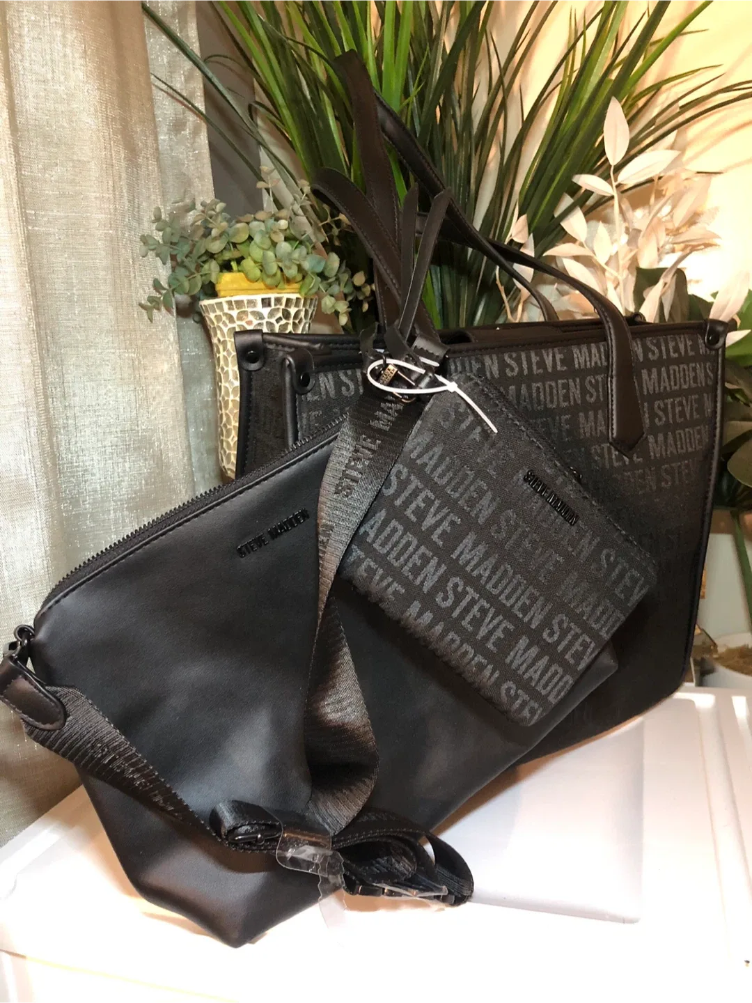 Steve Madden Black Tote Bag image indicator(4)