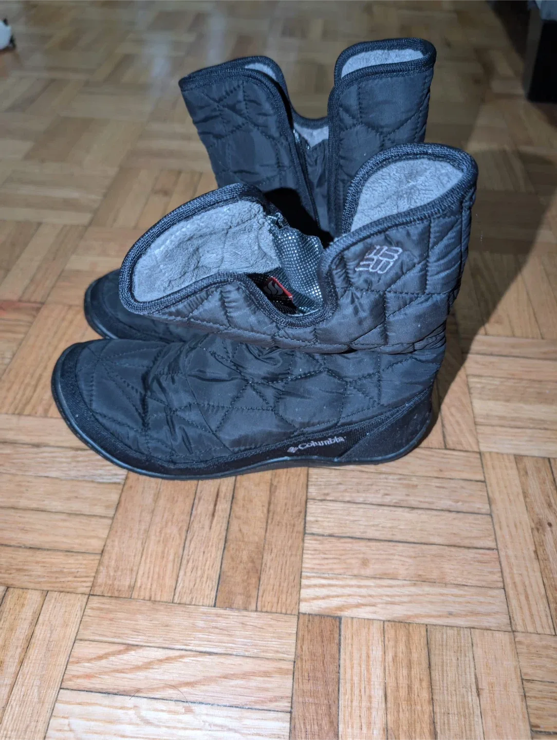 Columbia Women's Size 6.5 Winter Boots image indicator(2)