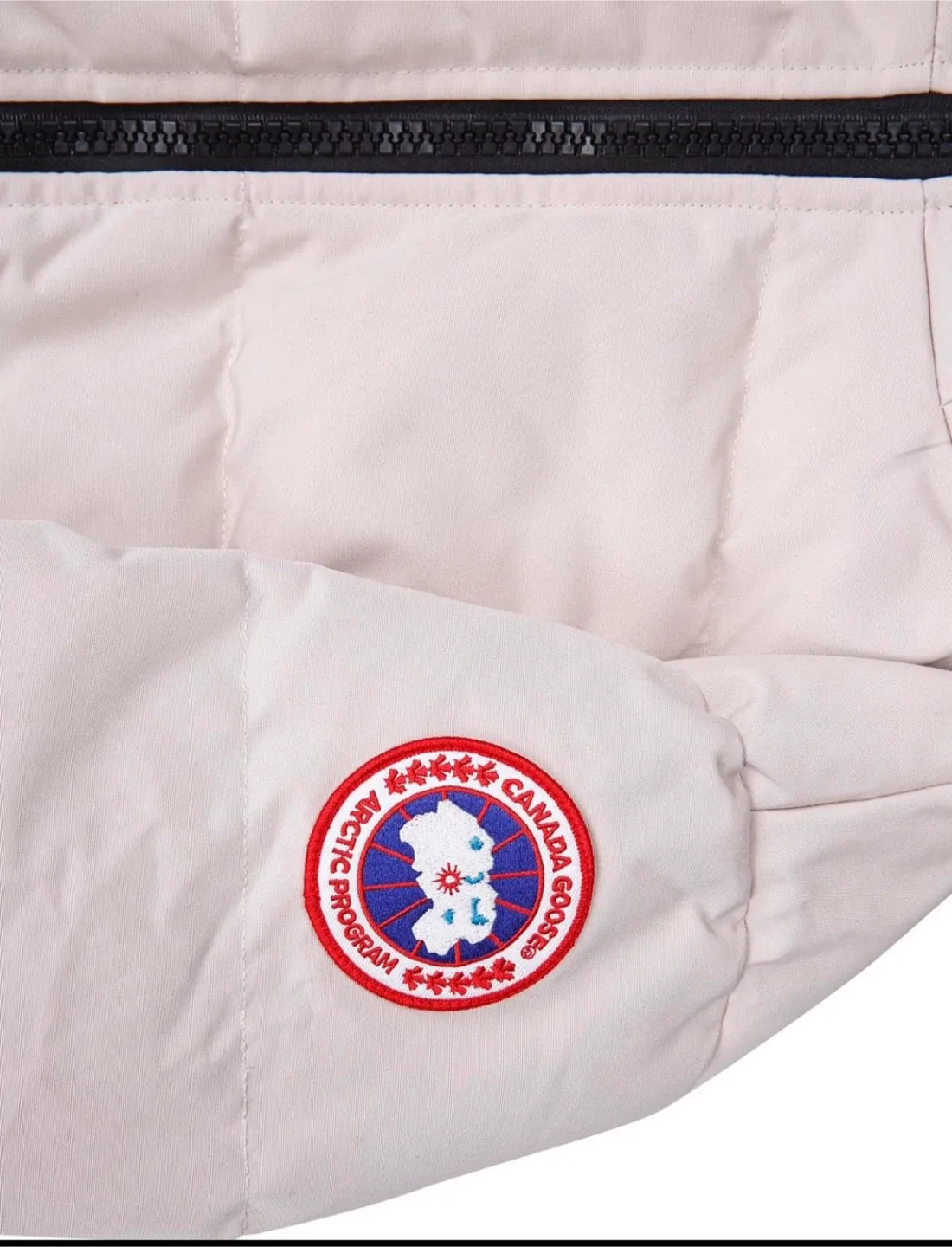 Canada Goose Padded Down Coat - Size xl and 2xl image indicator(5)