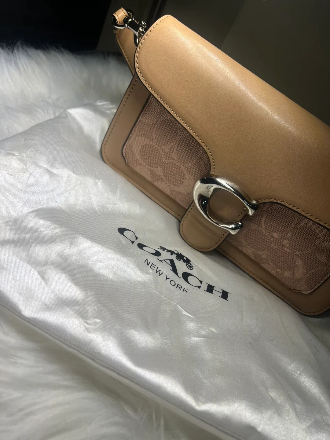 Coach Tabby 26 Shoulder Bag image indicator(4)