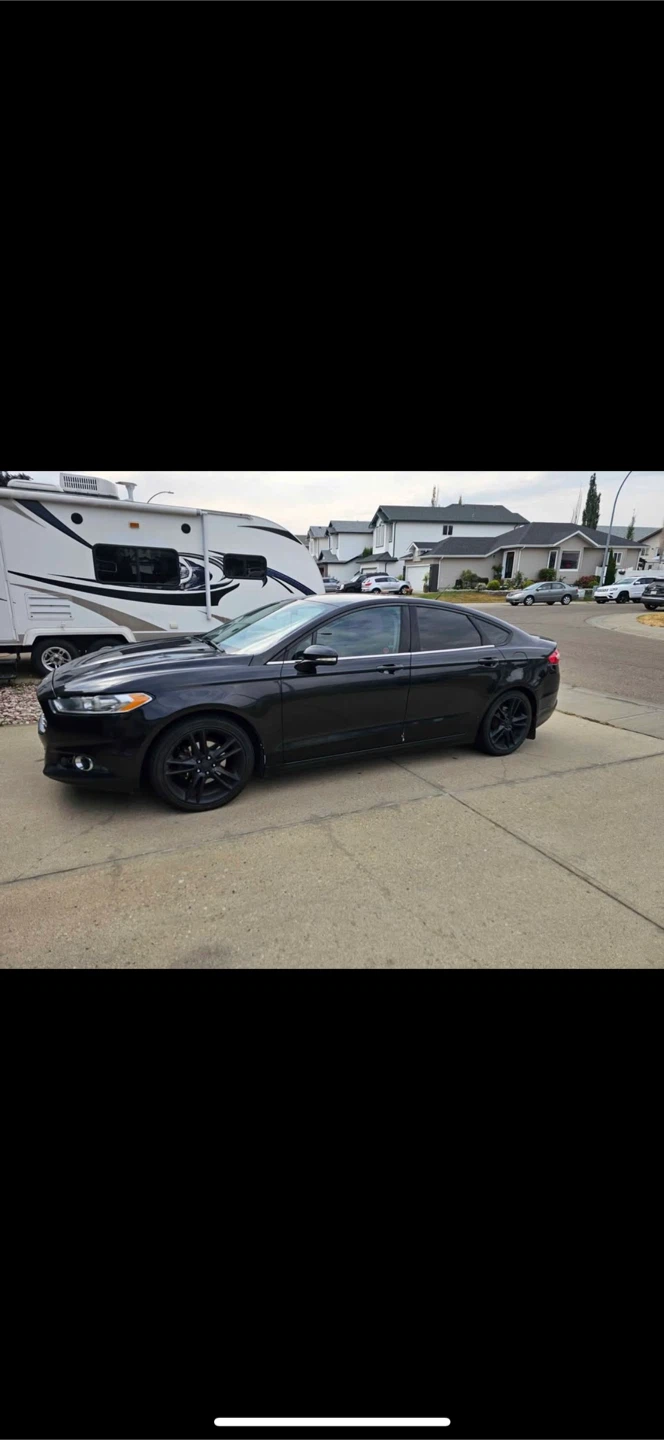 Ford Fusion SE - Black Sedan - photo 2