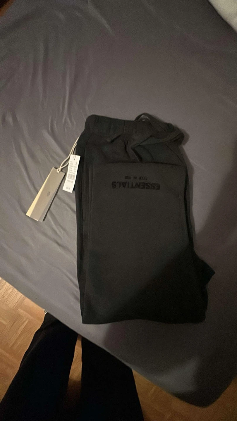 Essentials Fear of God Black Hoodie & Sweatpants Set- size Large - photo 4