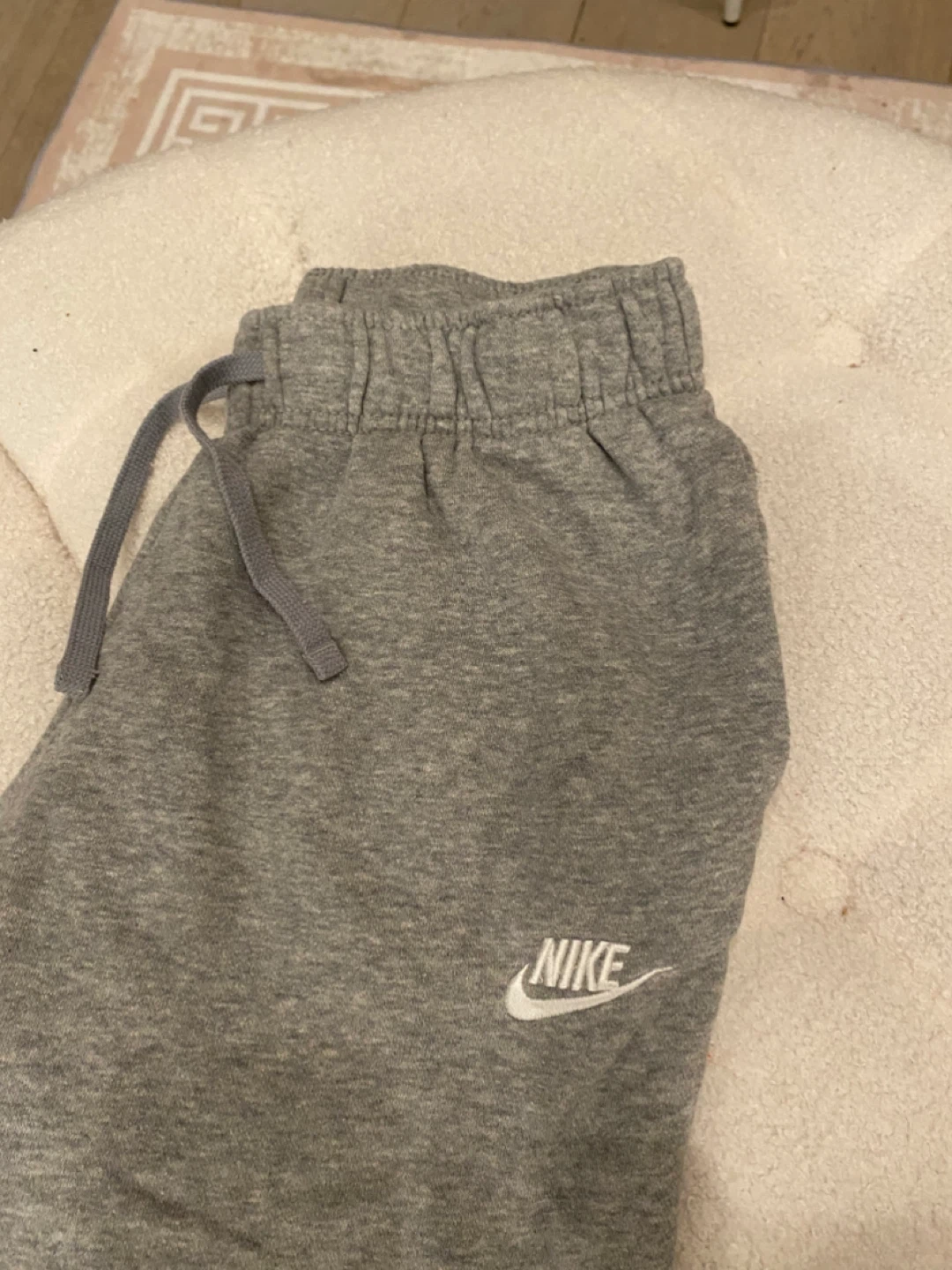 Nike Gray Sweatpants (Size Small)
