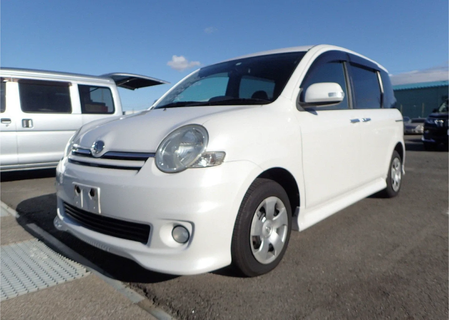 7 Seats Toyota Sienta (✅Very Clean, No Car Accidents) image indicator(3)