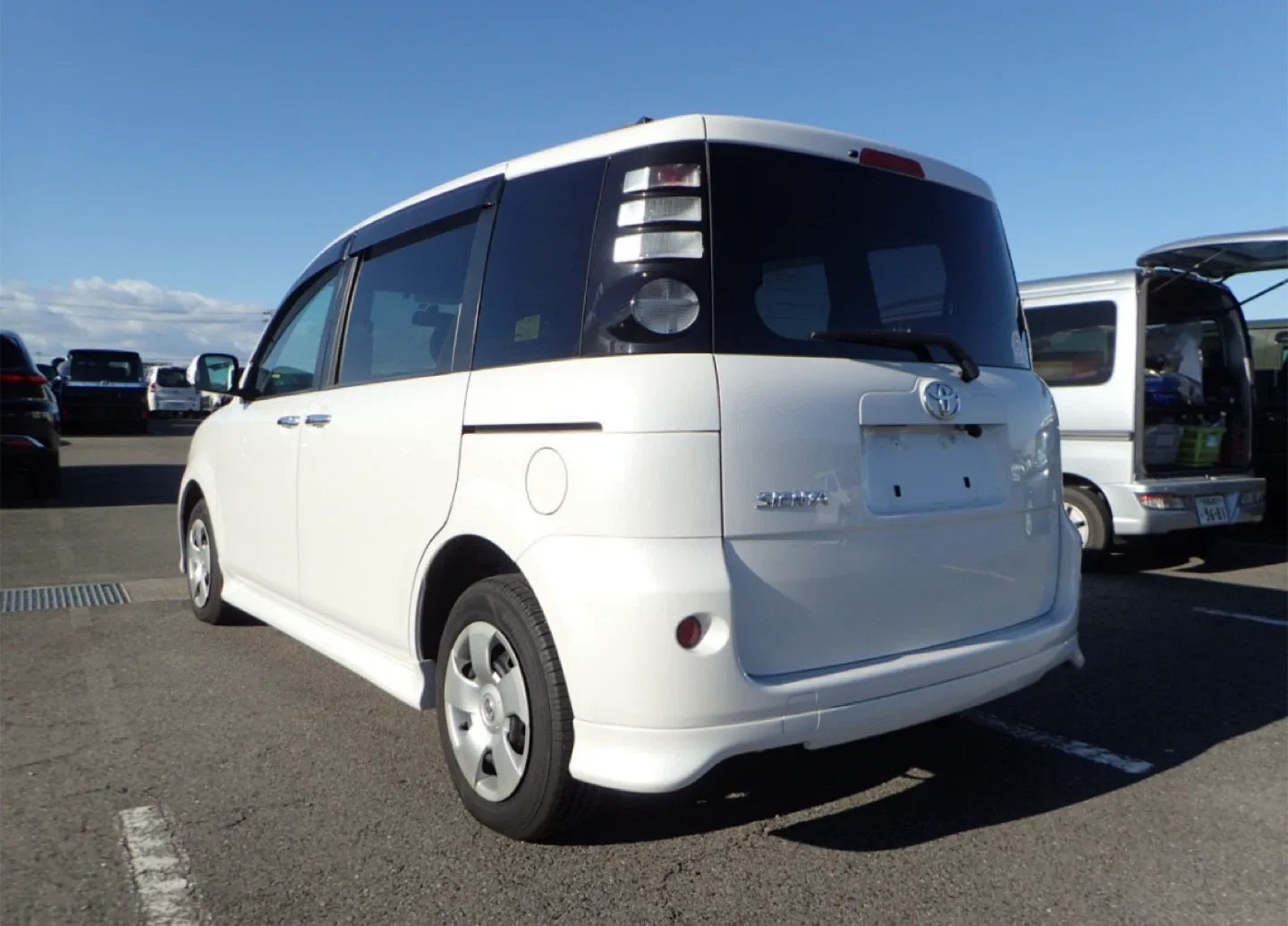 7 Seats Toyota Sienta (✅Very Clean, No Car Accidents) image indicator(4)