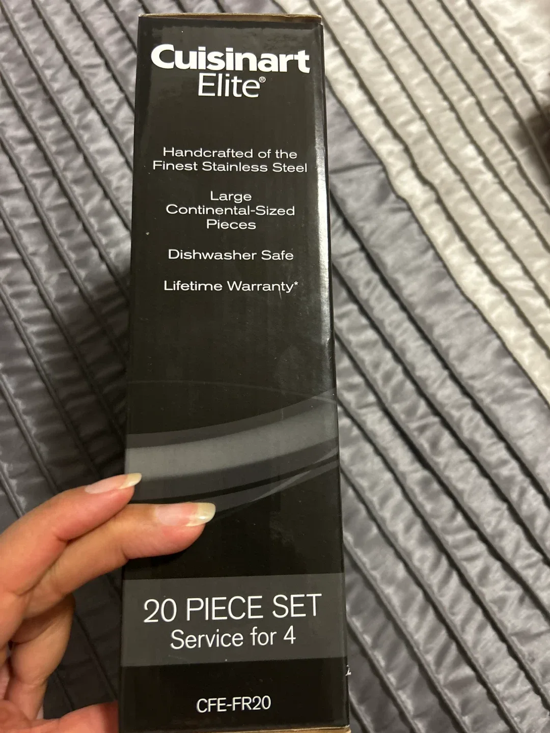 Cuisinart Elite French Rooster 20-Piece Flatware Set image indicator(3)