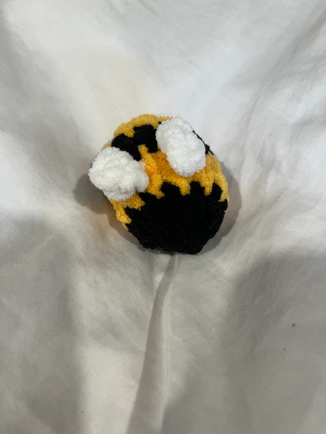 Crochet Bee Plush – Soft & Cute! image indicator(4)