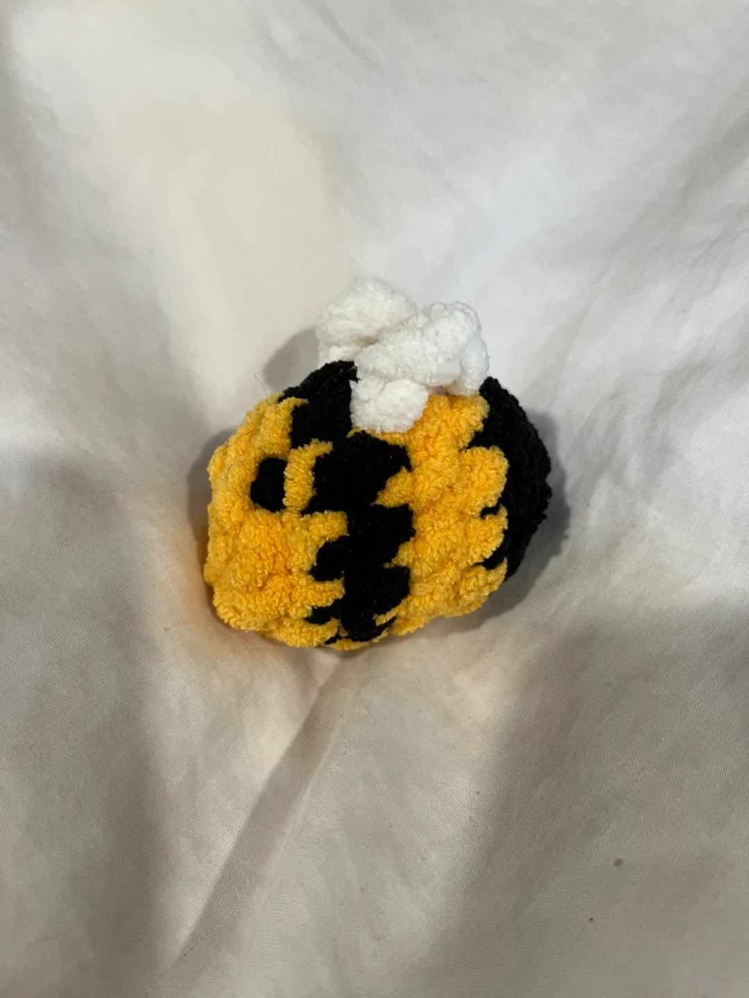 Crochet Bee Plush – Soft & Cute! image indicator(2)