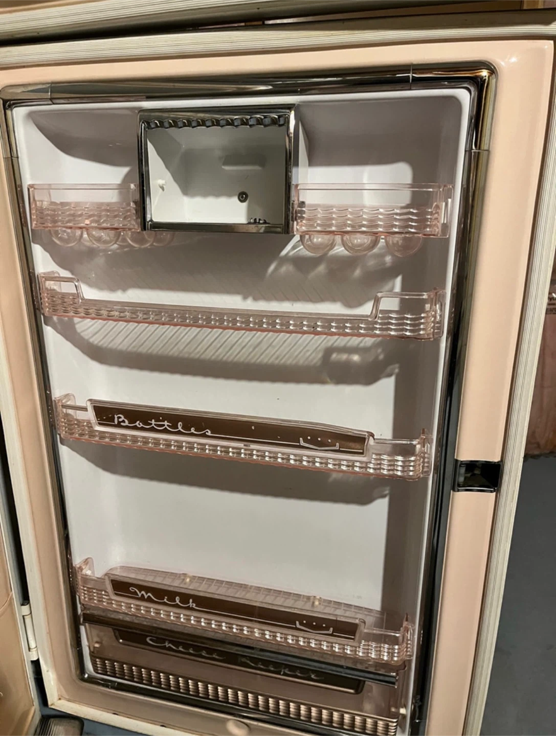 Vintage Philco Automatic Refrigerator - photo 4