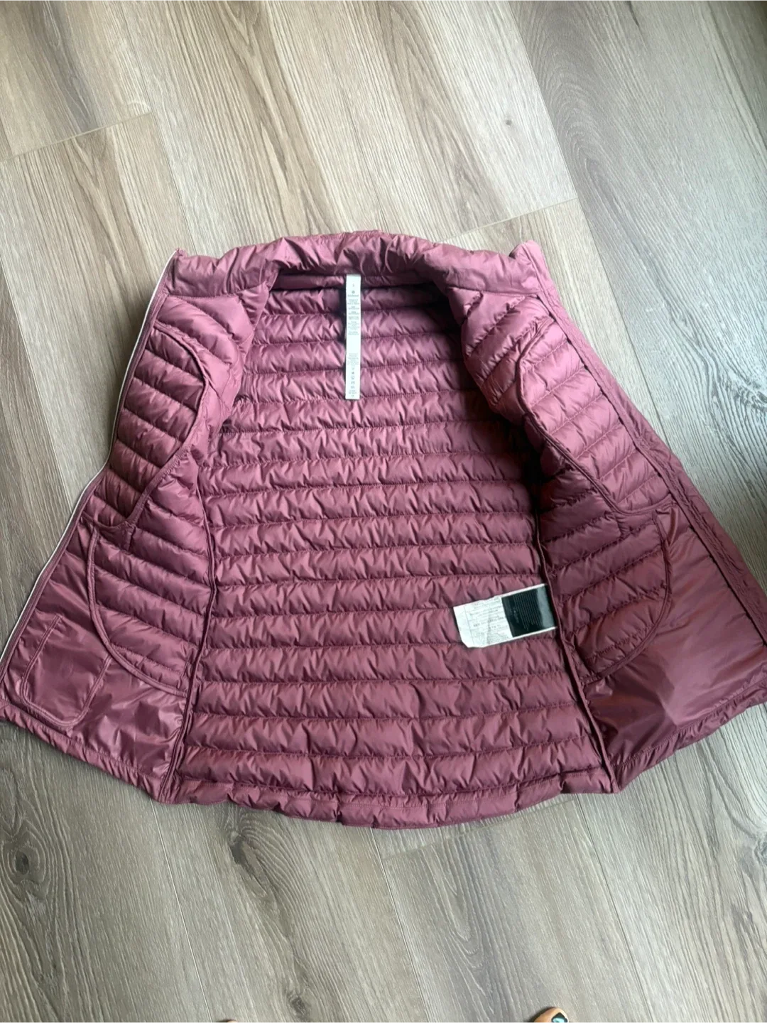 Lululemon Pack it down Vest - Size 2 image indicator(3)