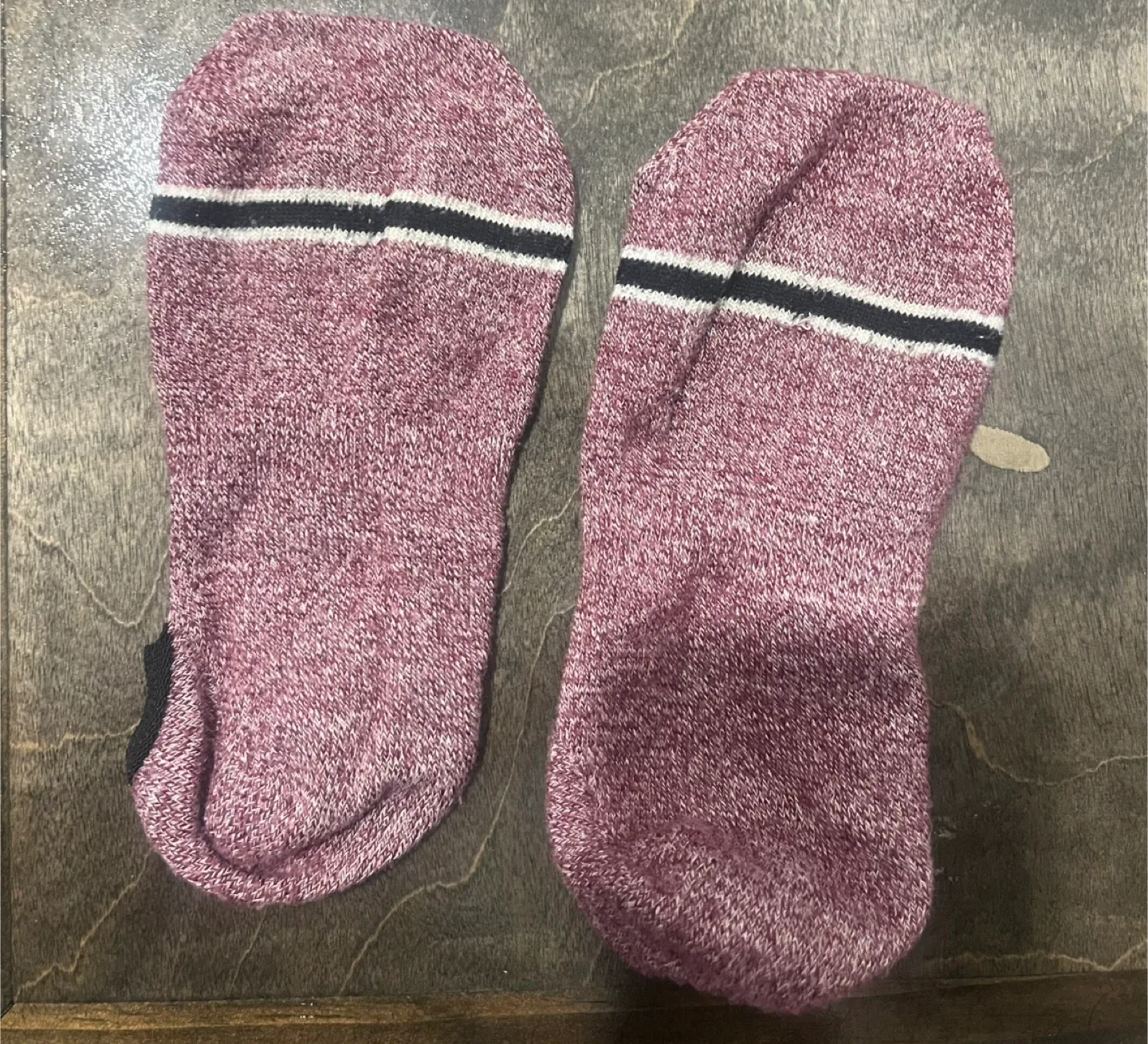 Burgundy No-Show Socks image indicator(2)