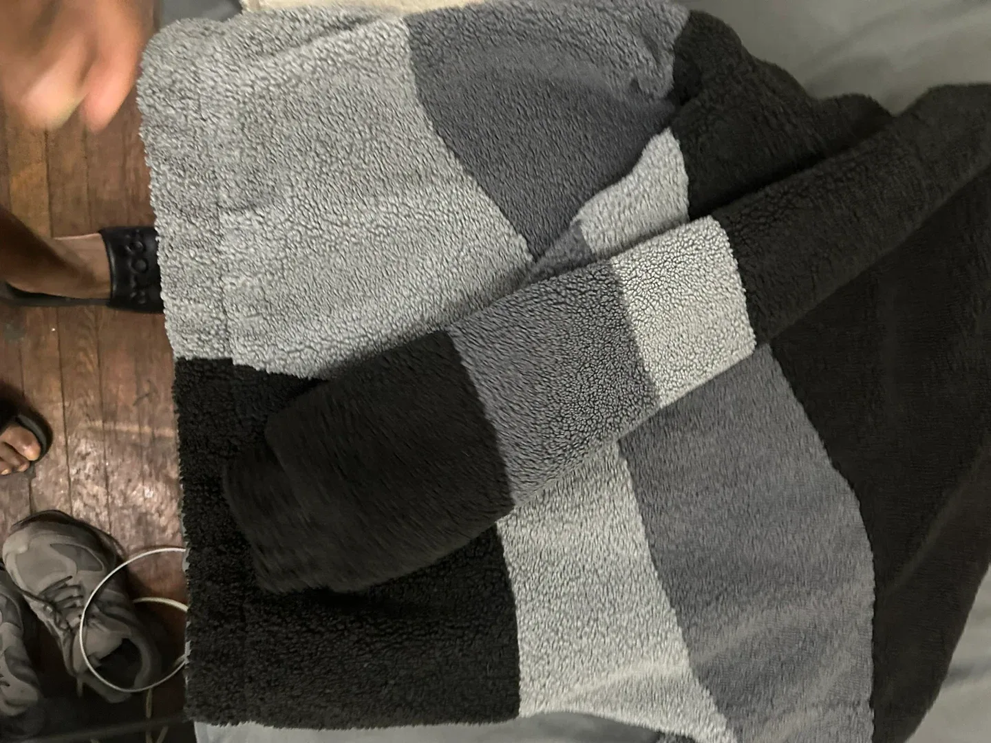 Teddy Fleece Jacket - Black & Gray image indicator(3)