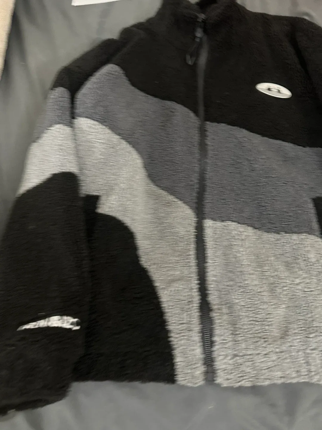 Teddy Fleece Jacket - Black & Gray image indicator(7)