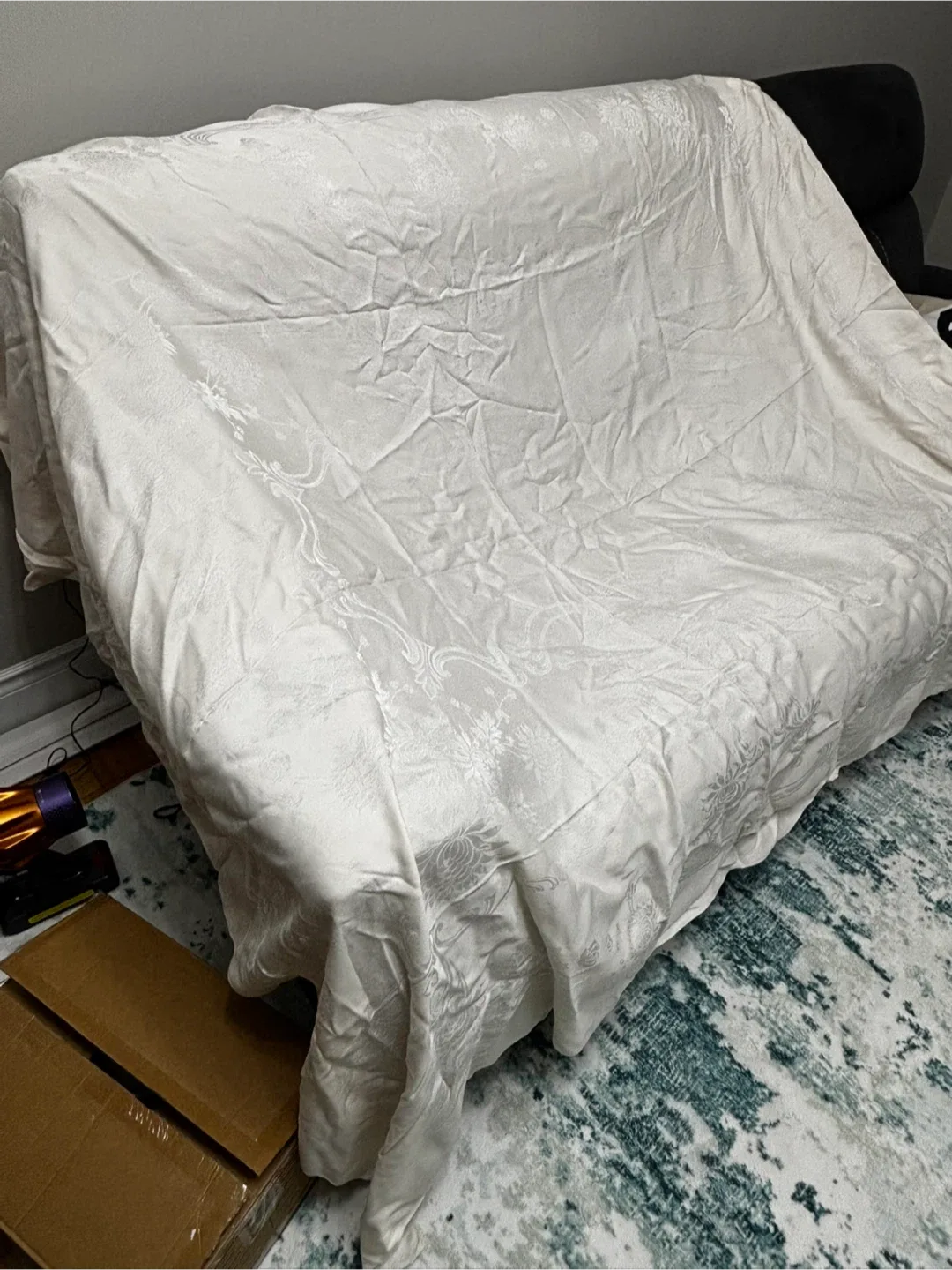 Assorted Decorative Tablecloths image indicator(5)