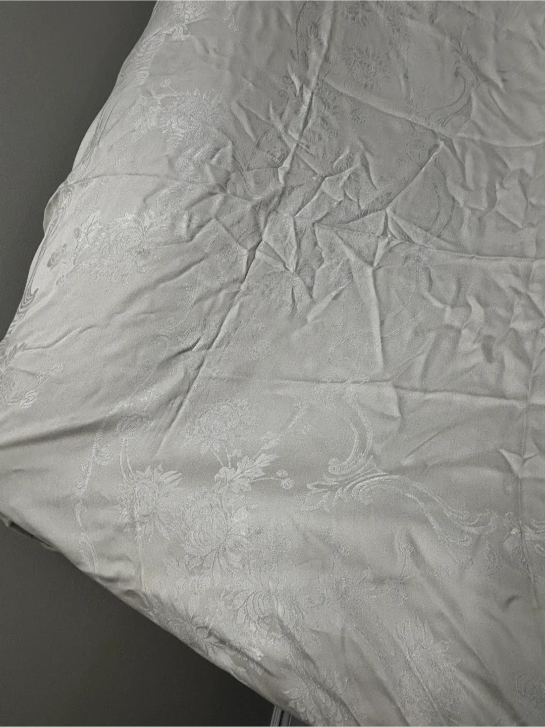 Assorted Decorative Tablecloths image indicator(8)