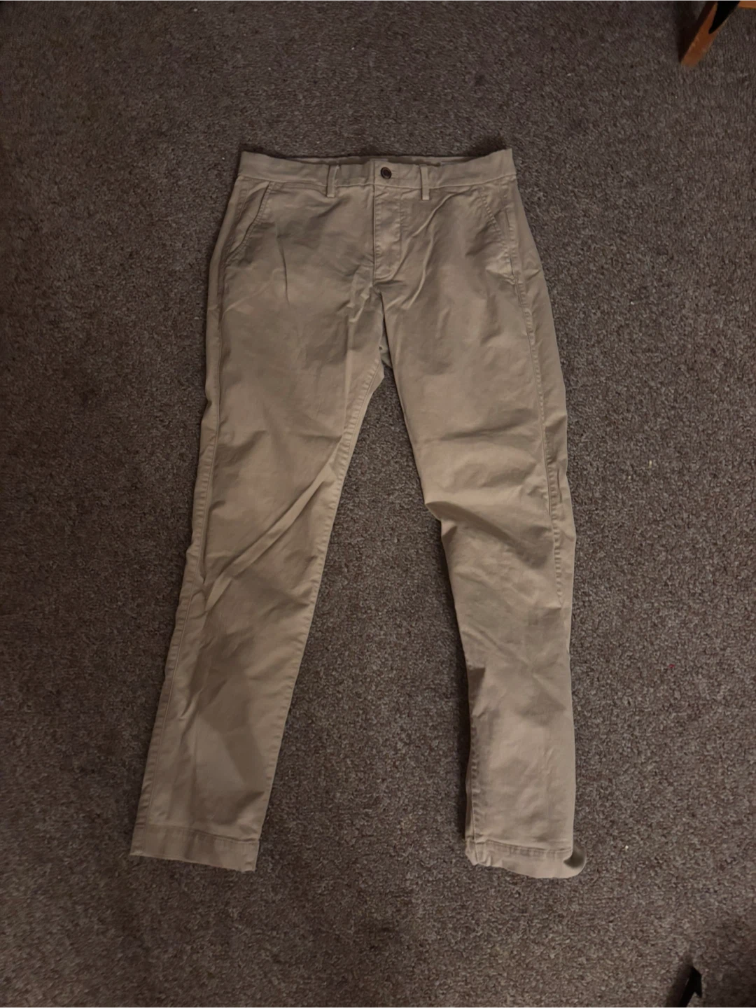 GAP Athletic Khaki Pants - 32x32
