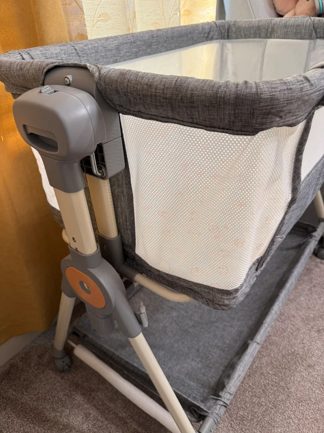 Grey Baby Bassinet image indicator(3)