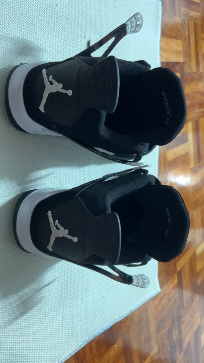 Nike Air Jordan 4 white thunder , Size 9.5 US image indicator(2)