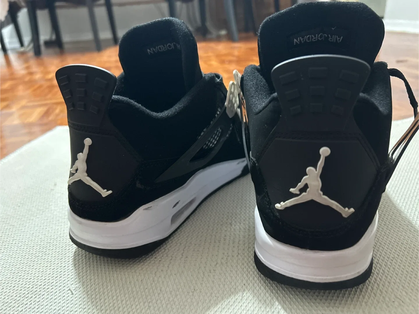 Nike Air Jordan 4 white thunder , Size 9.5 US image indicator(4)