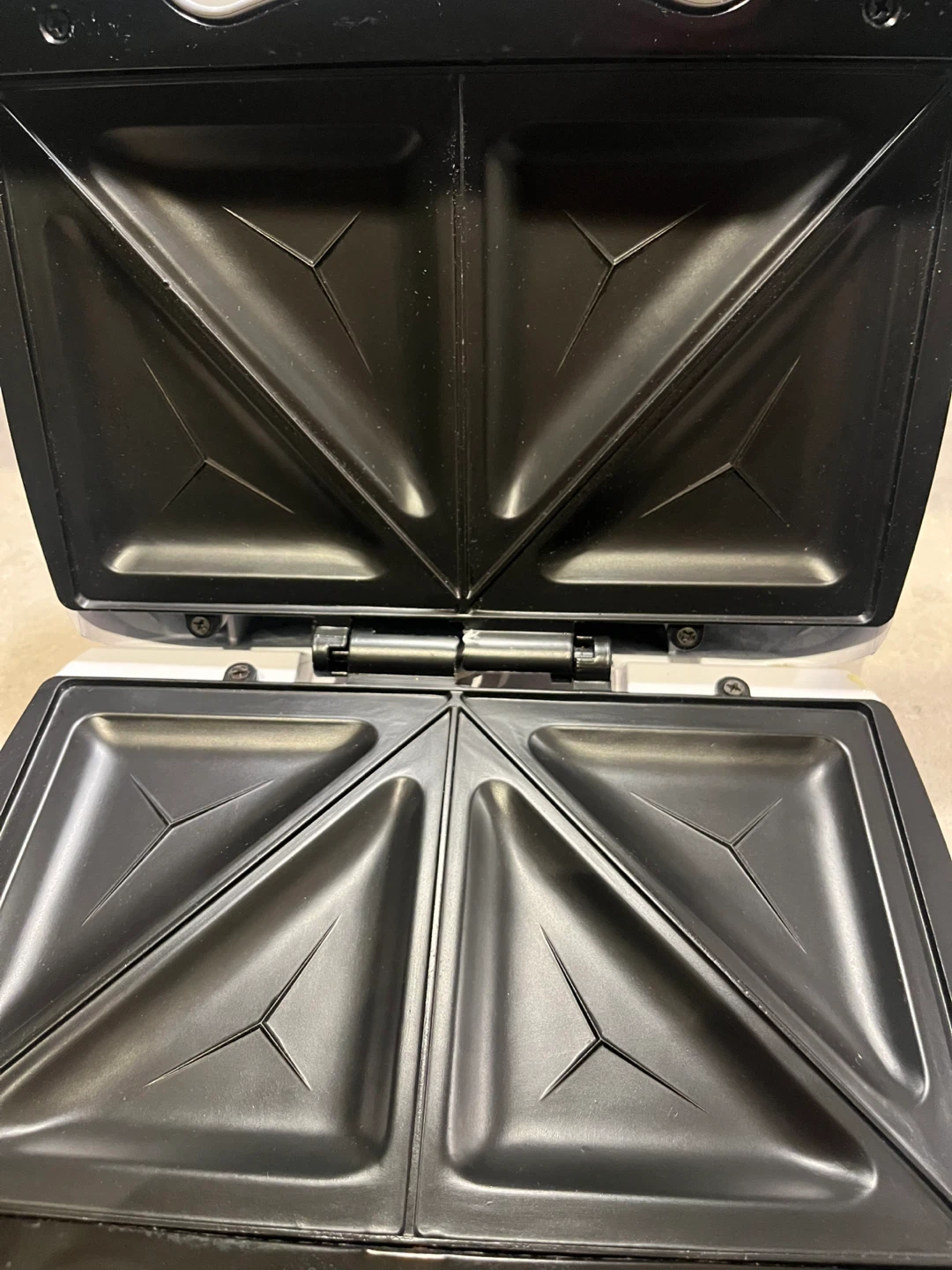 Betty Crocker Sandwich Maker - photo 3