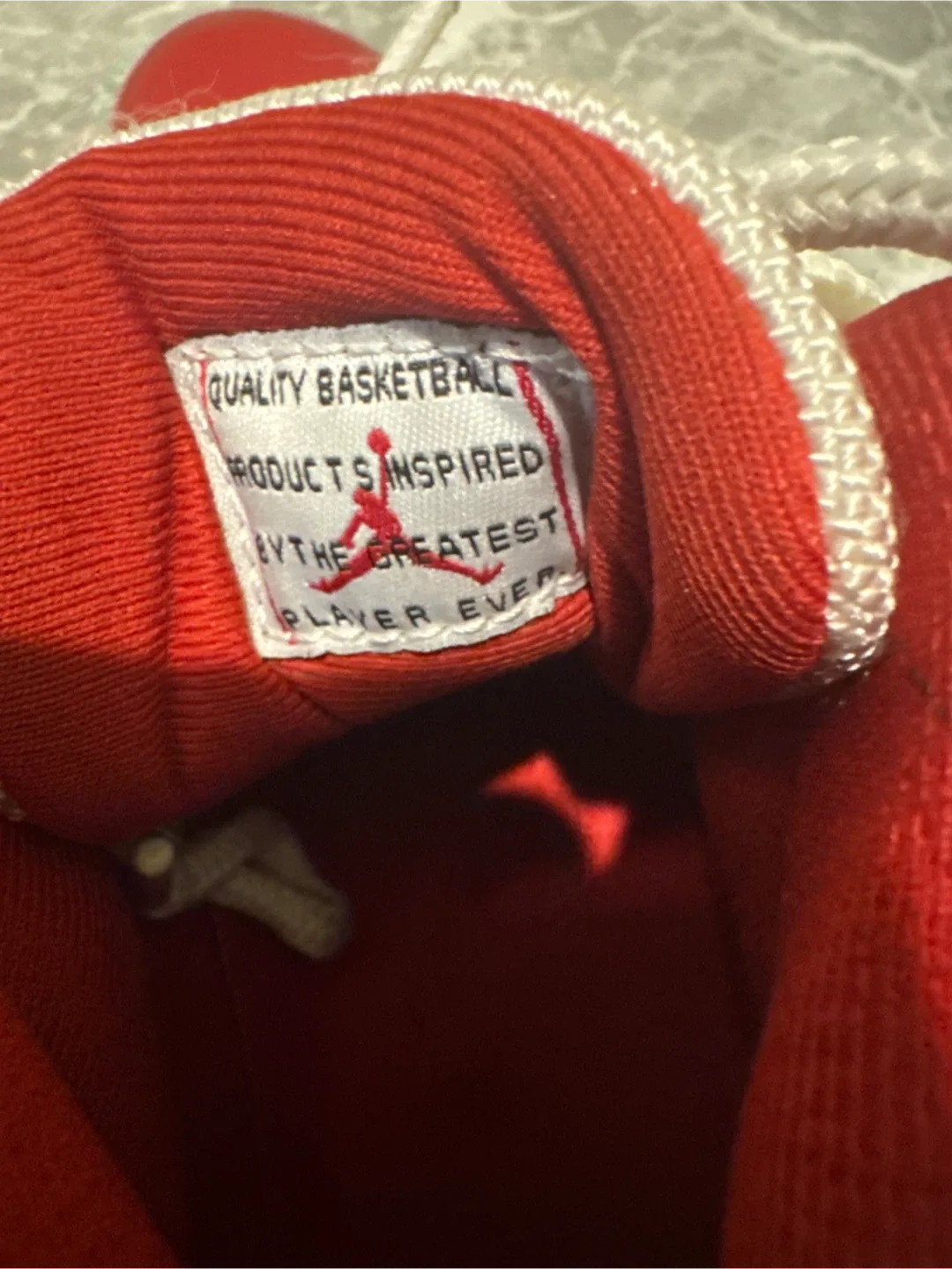 Air Jordan 11 Retro Cherry Red image indicator(2)