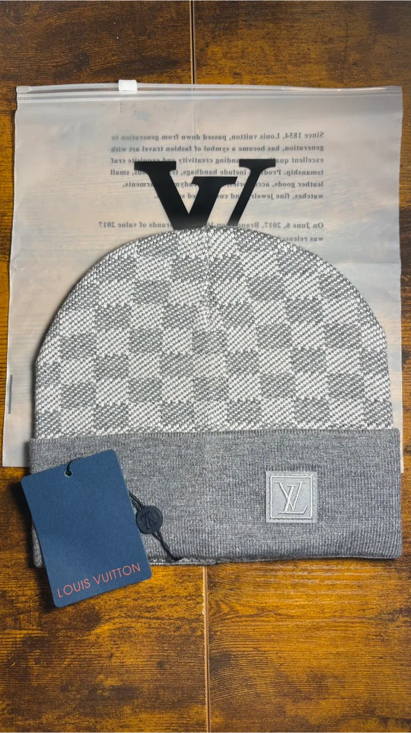 Brand new lv beanie black and grey image indicator(4)