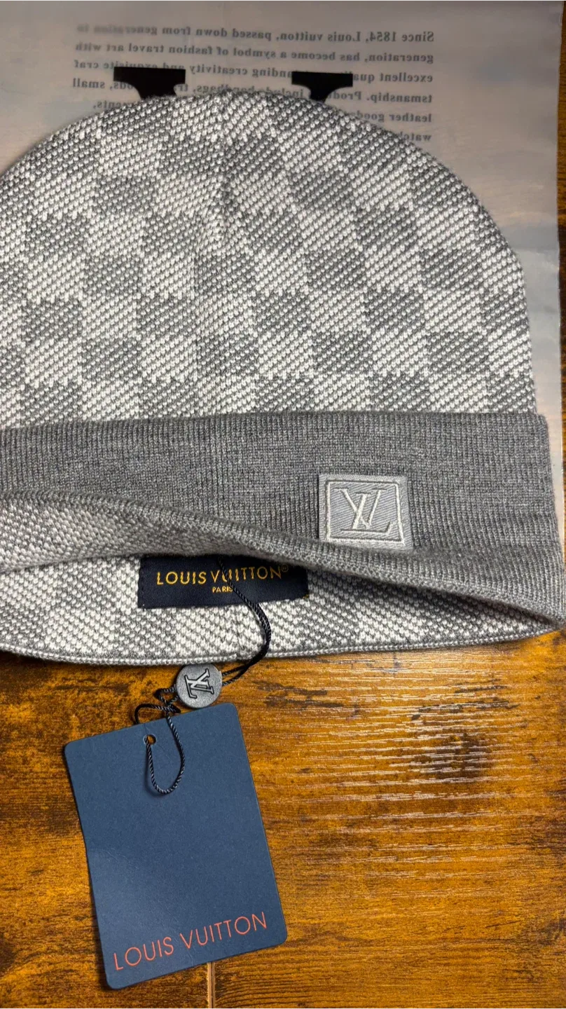 Brand new lv beanie black and grey image indicator(6)
