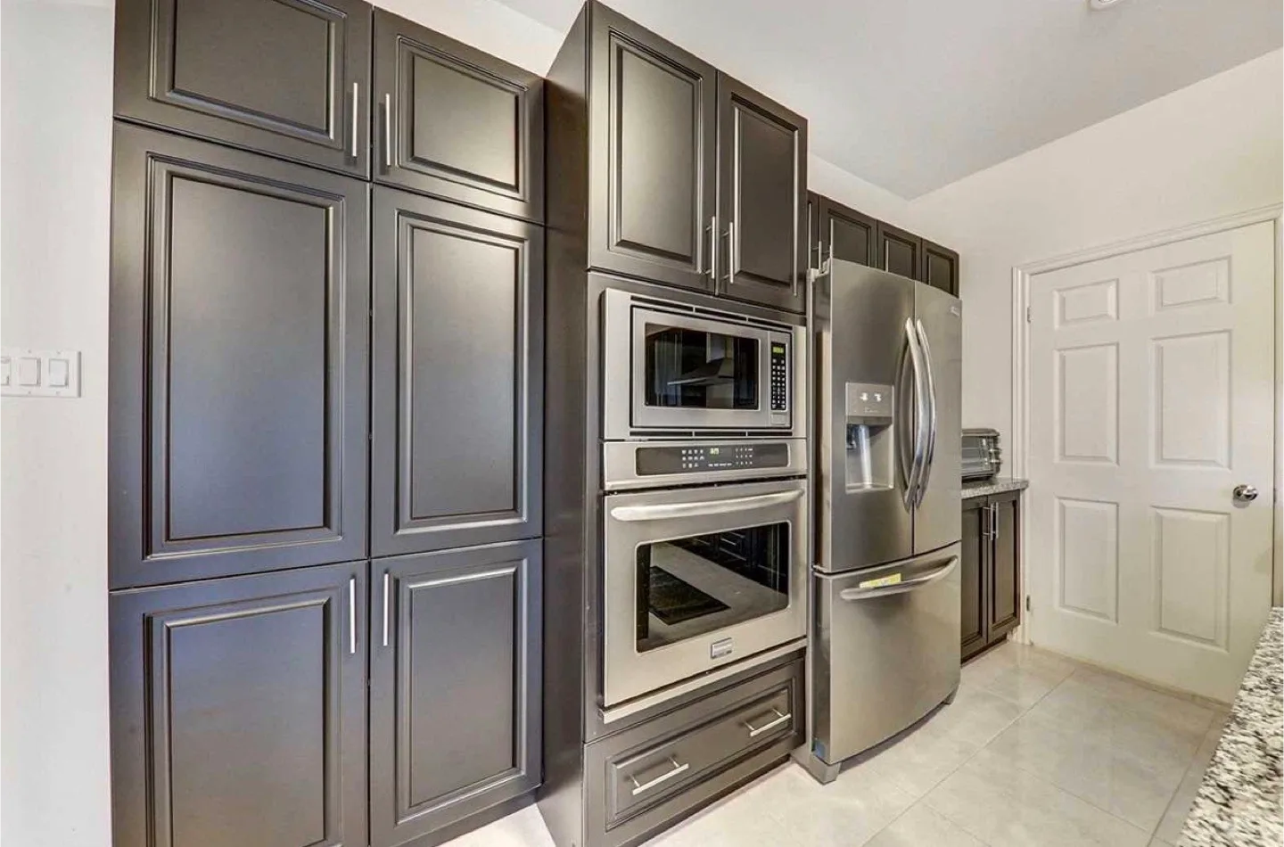 Bedroom for rent image indicator(7)