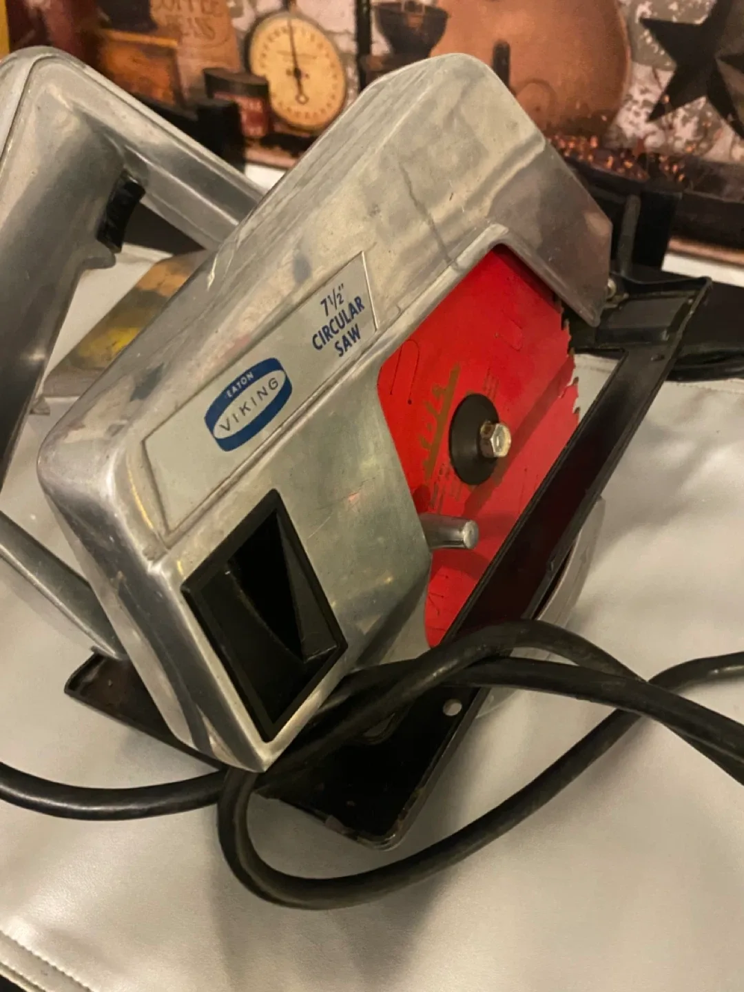 Viking 7 1/2" Circular Saw with cord and blade! image indicator(2)