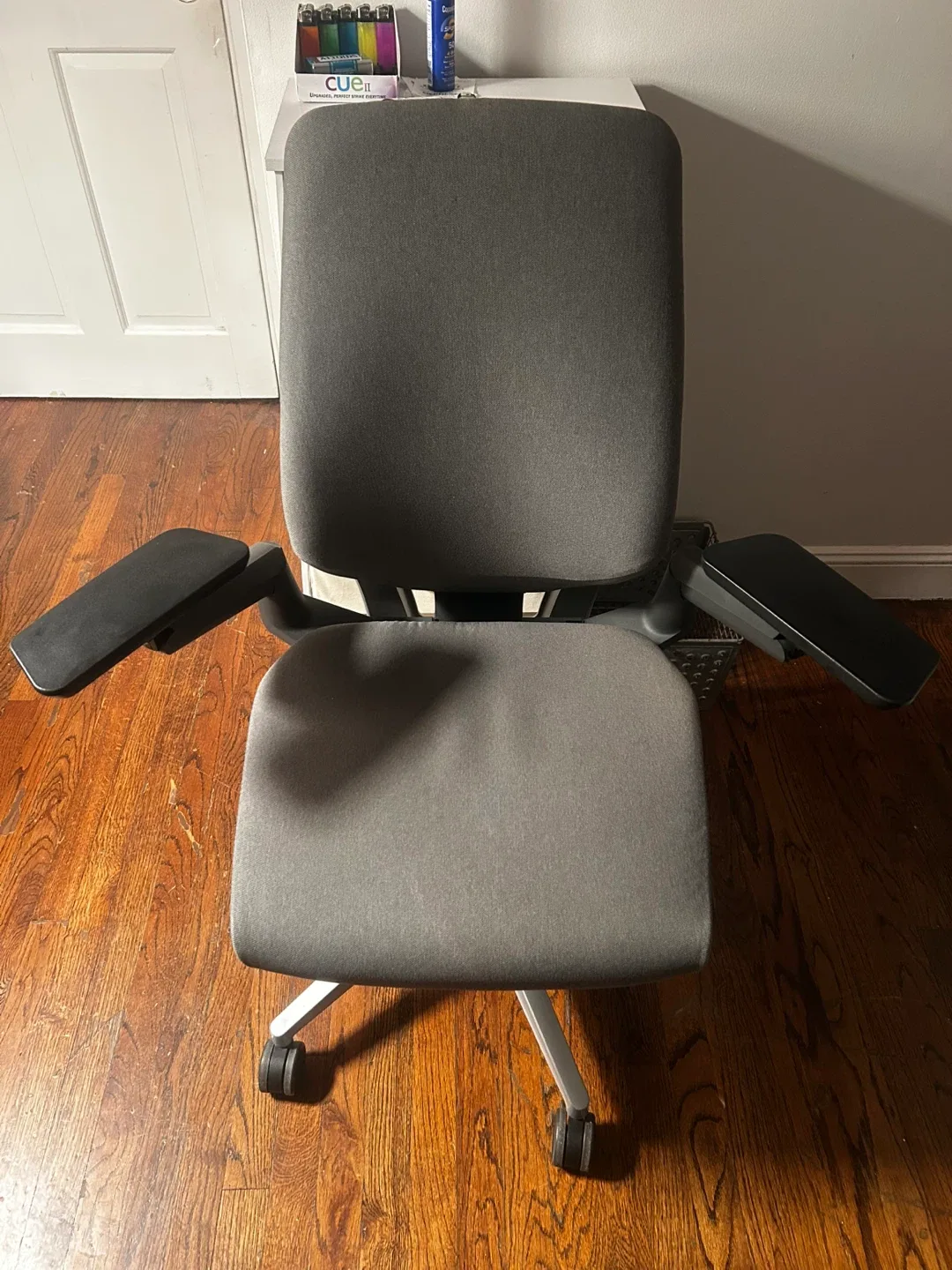 Steelcase Ergonomic Chair image indicator(2)