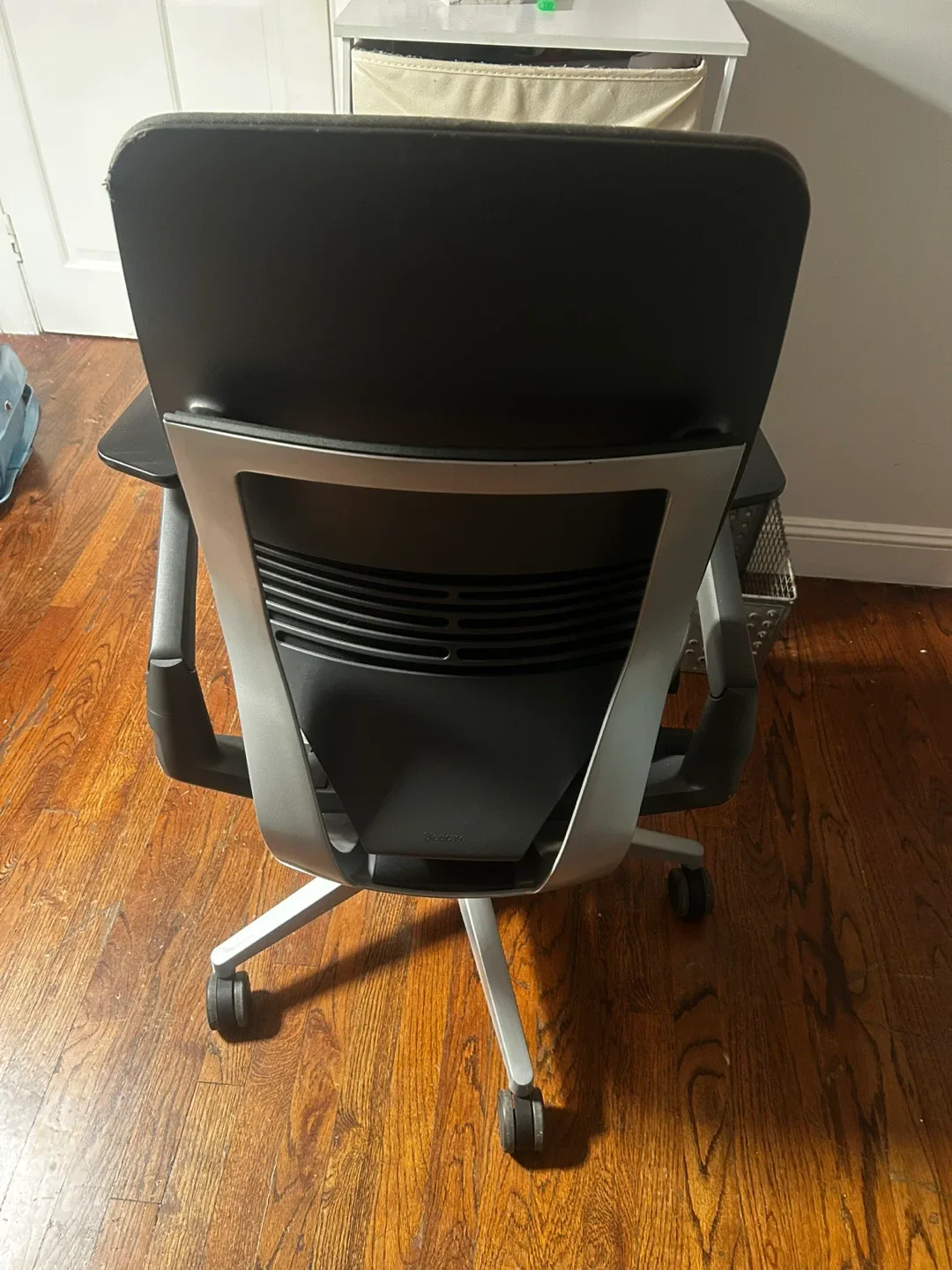 Steelcase Ergonomic Chair image indicator(4)