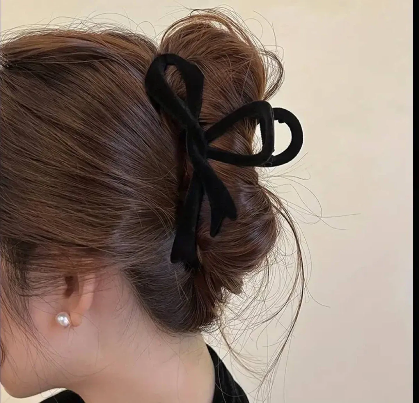 Black Velvet Bow Hair Claw Clip thumbnail