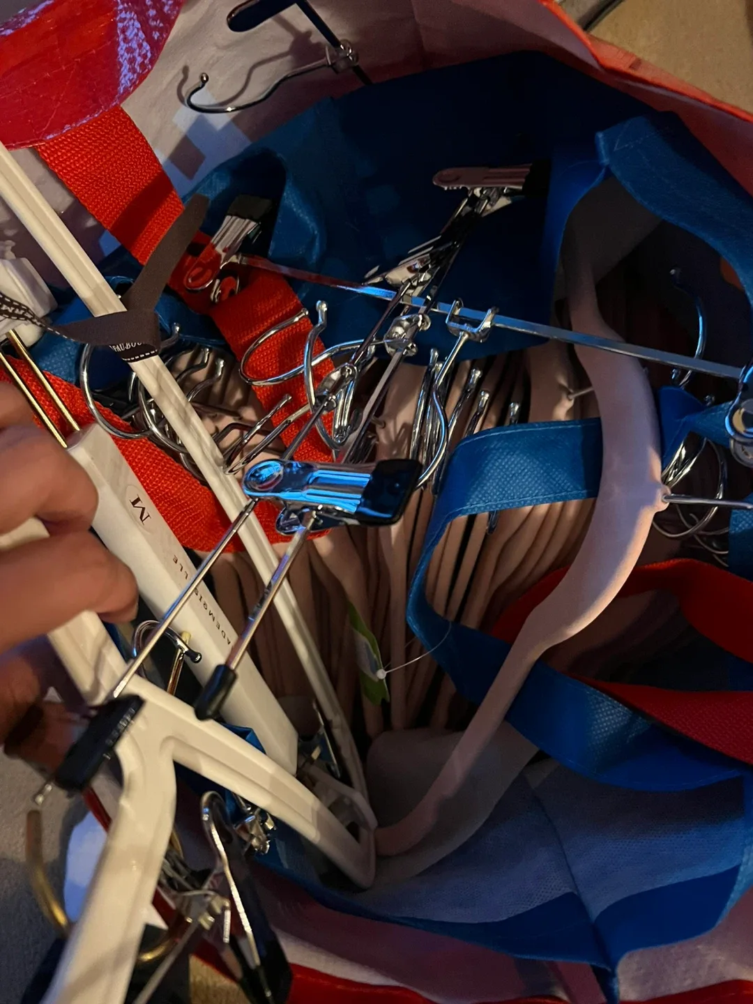 50+ hangers image indicator(2)