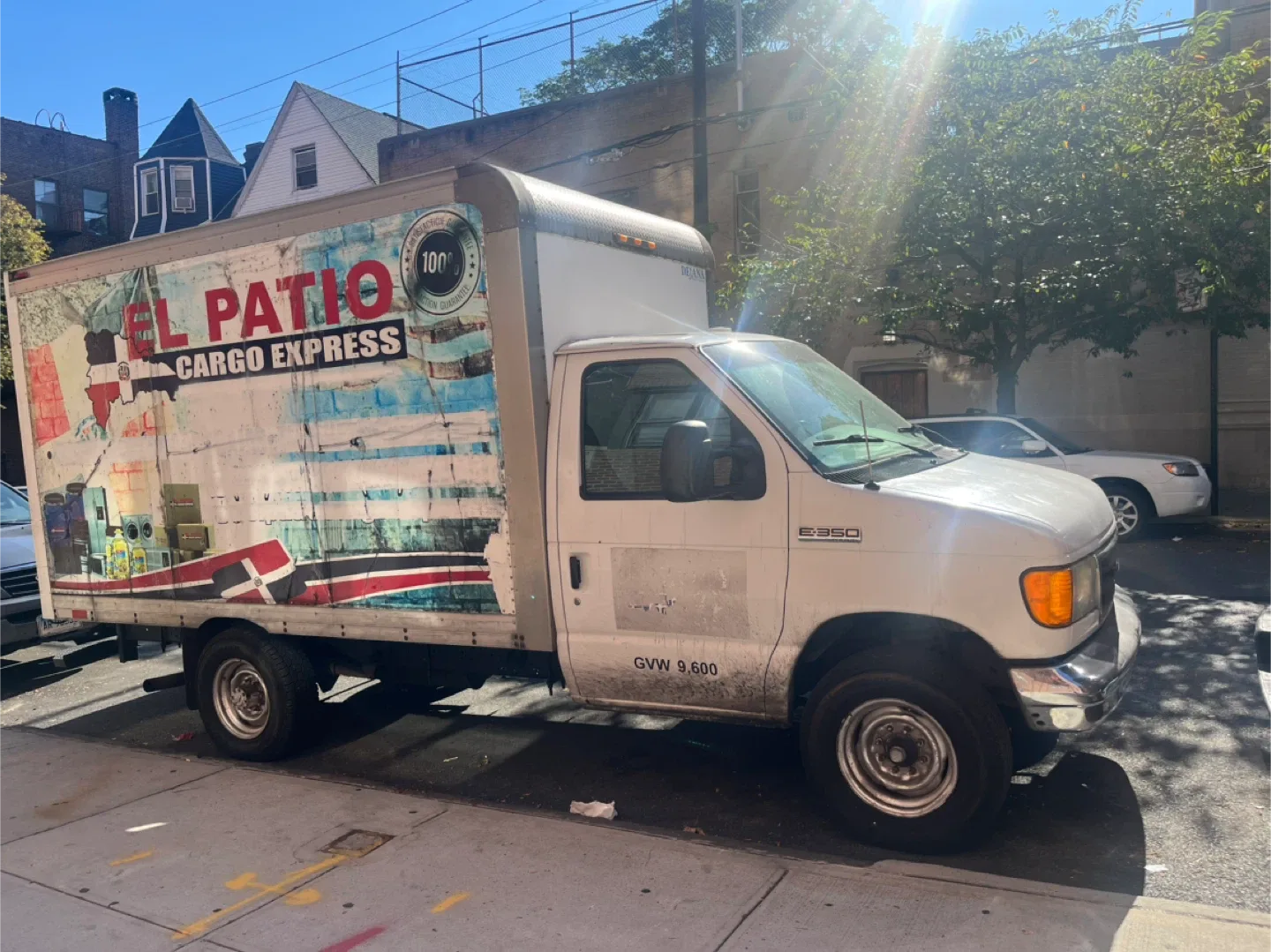 Camioneta con caja image indicator(3)