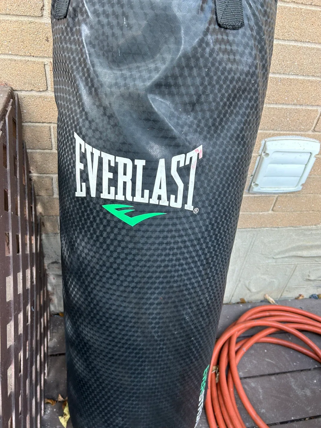 Everlast Punching Bag with Stand image indicator(2)