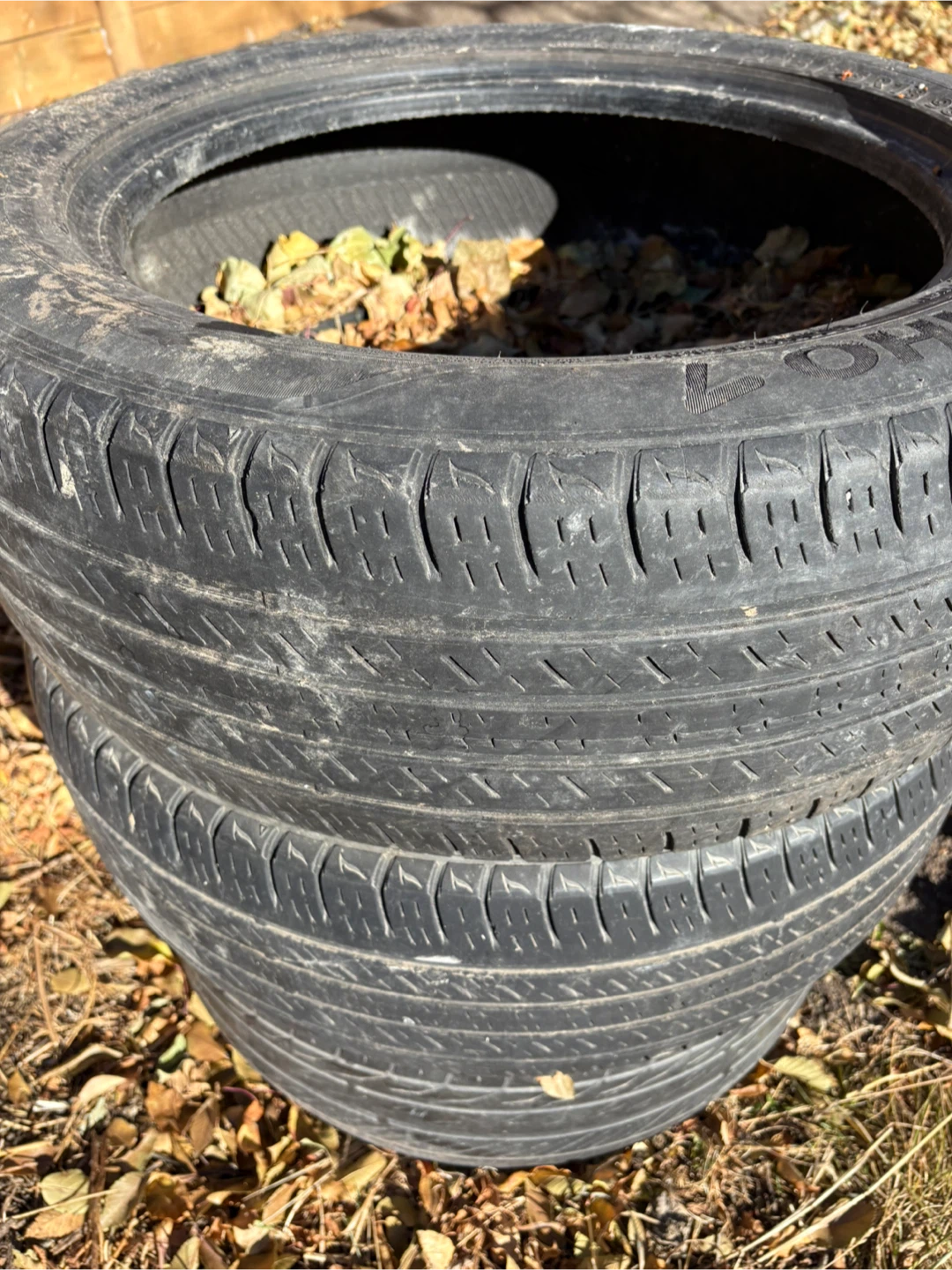 Kumho Rugen Premium Tire 225/55R18 98H