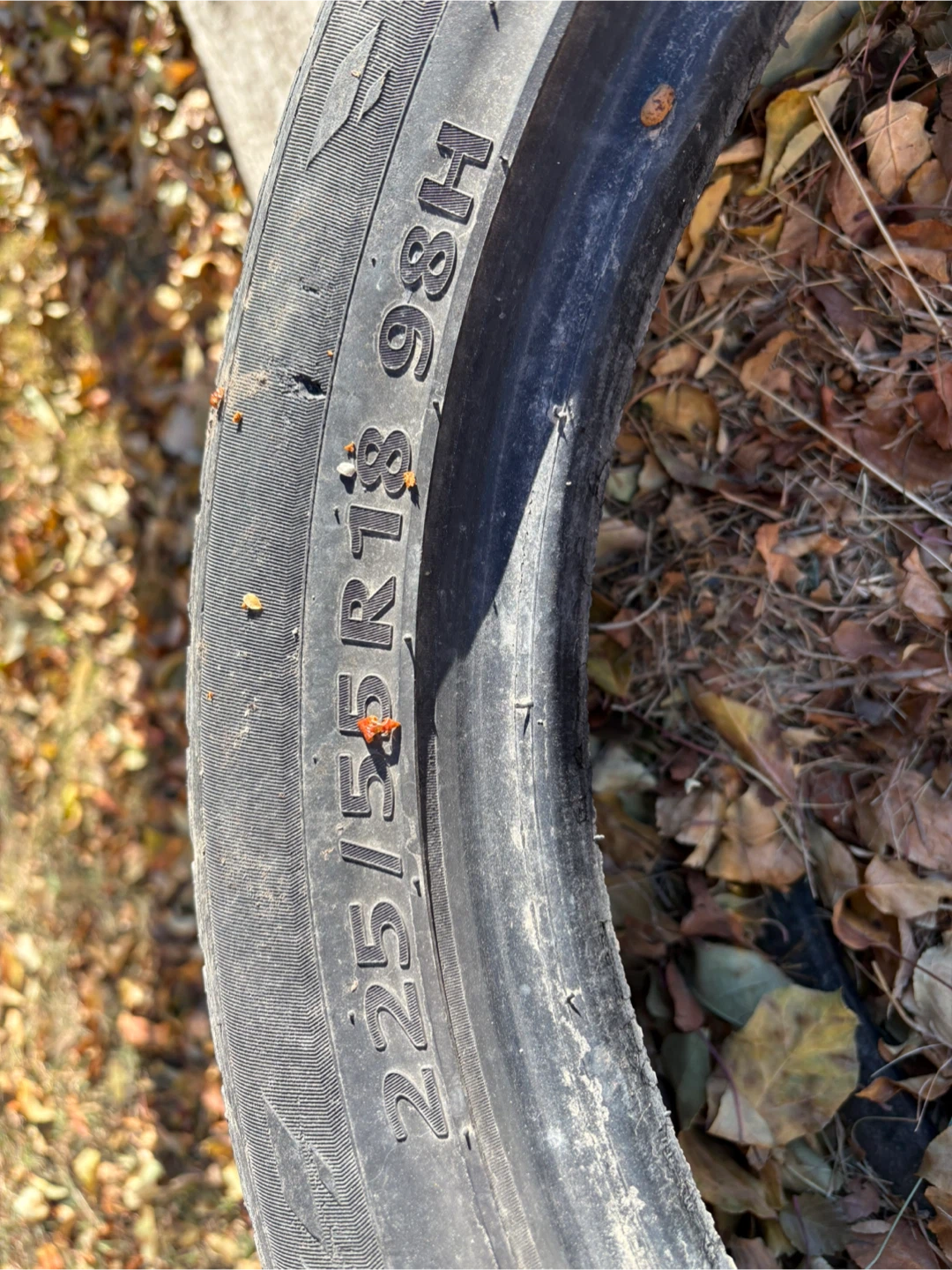 Kumho Rugen Premium Tire 225/55R18 98H - photo 3