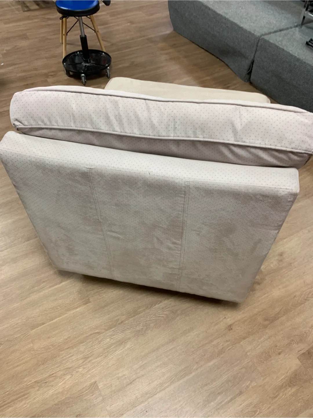 Brentwood Classics Chair - New Material Only image indicator(3)