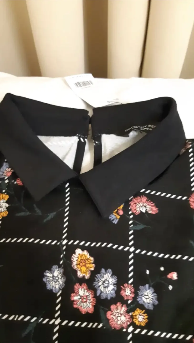 Women's Dress with Collar UNWORN image indicator(4)