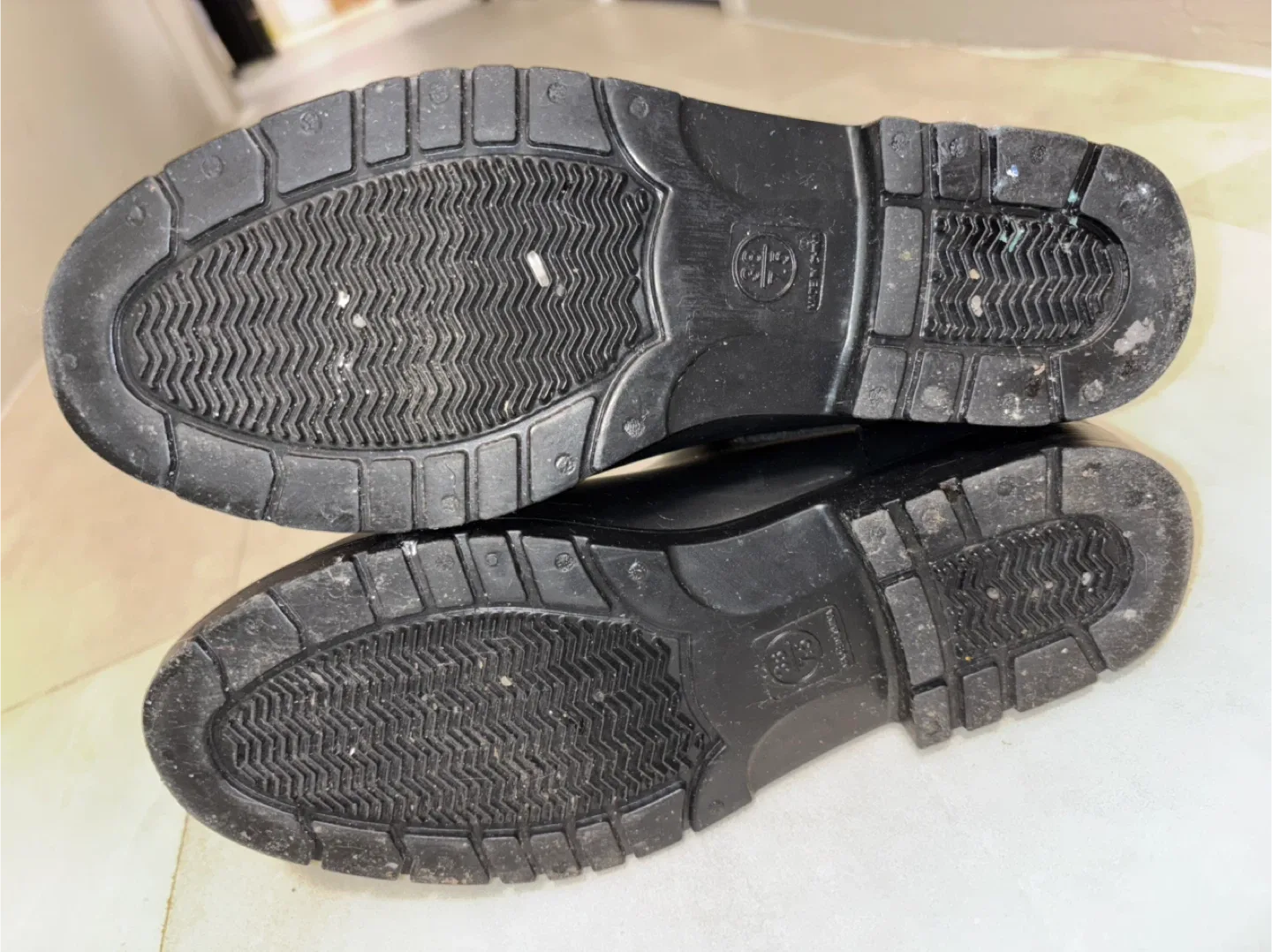 Black Rain Boots Size 7.5 image indicator(4)