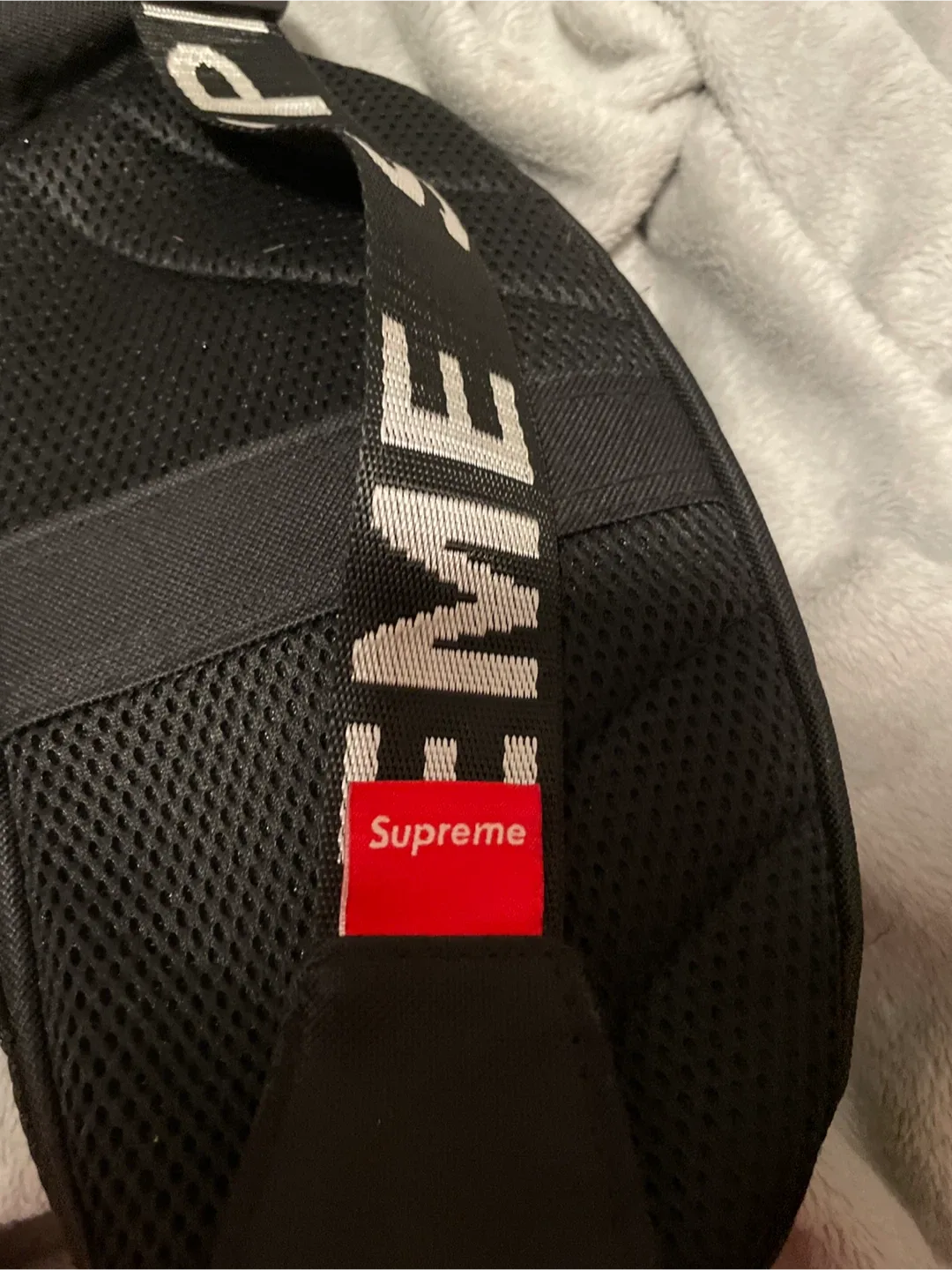 [REAL] Supreme Black Waist Bag image indicator(4)