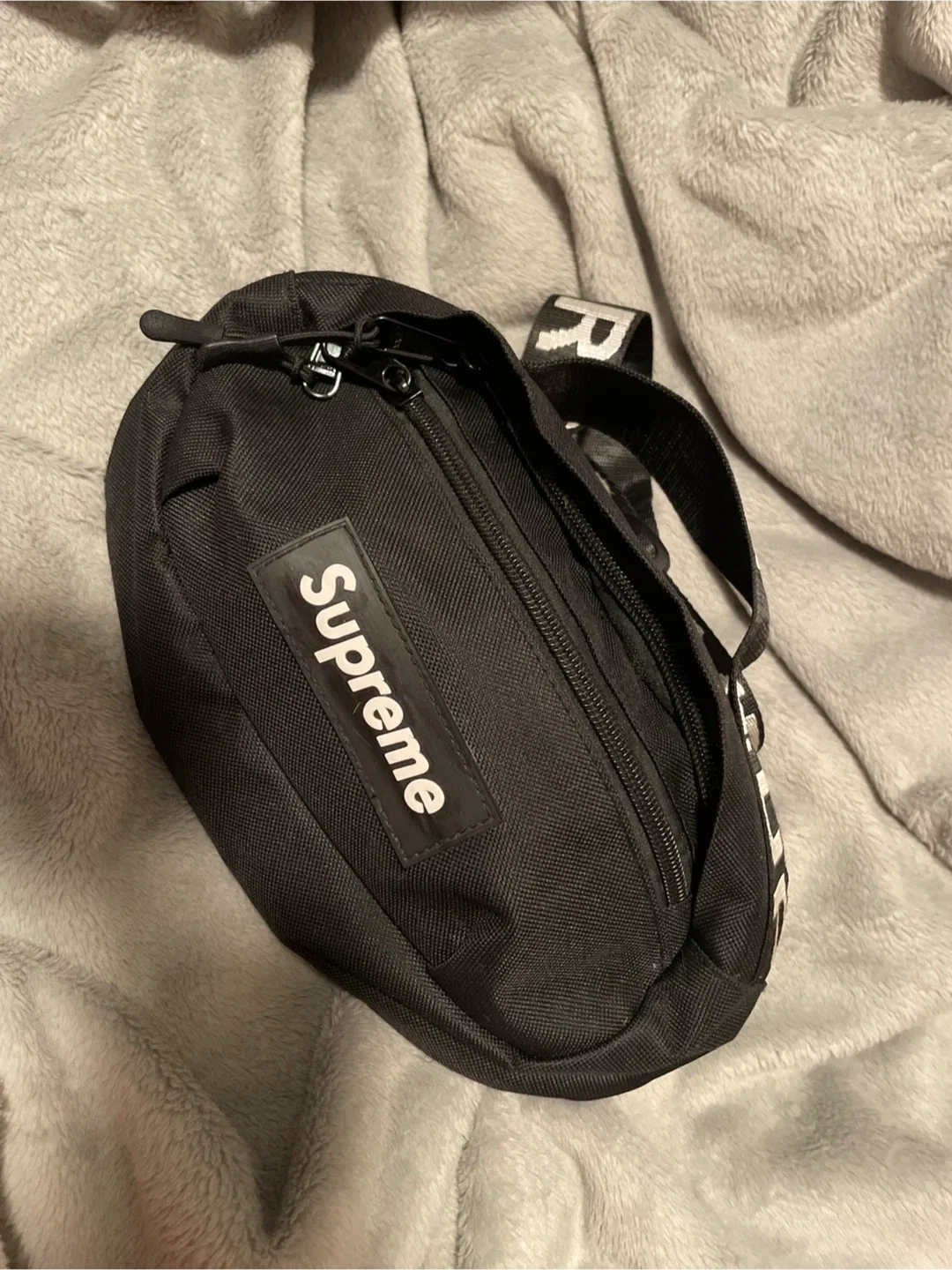 [REAL] Supreme Black Waist Bag