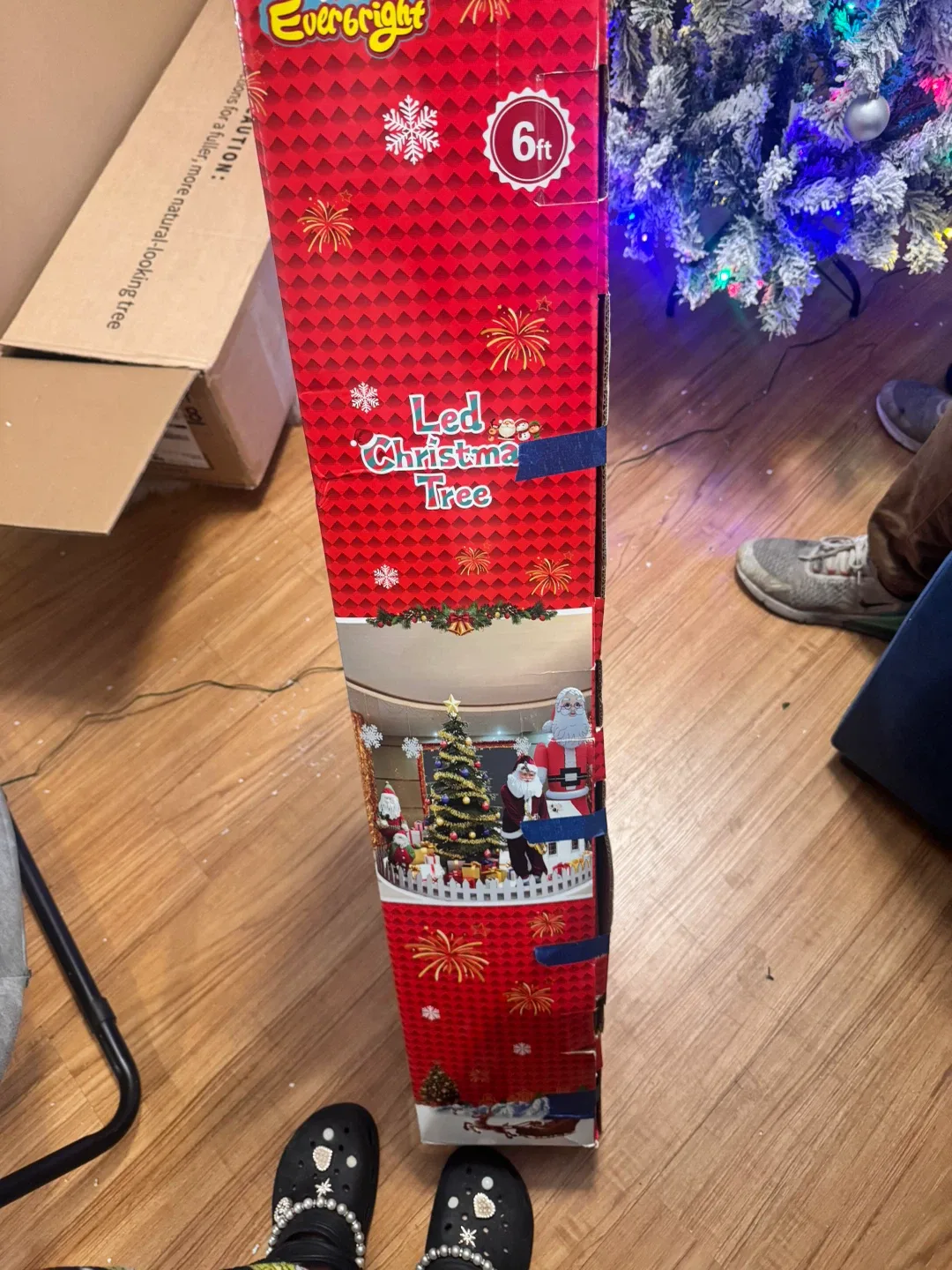 Everbright 6ft LED Christmas Tree - New in Box image indicator(2)