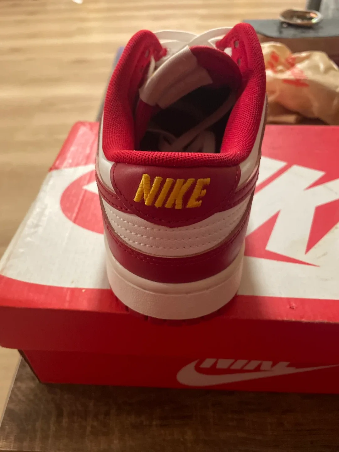 Nike Dunk Low Retro Gym Red/White - Size 9 image indicator(4)