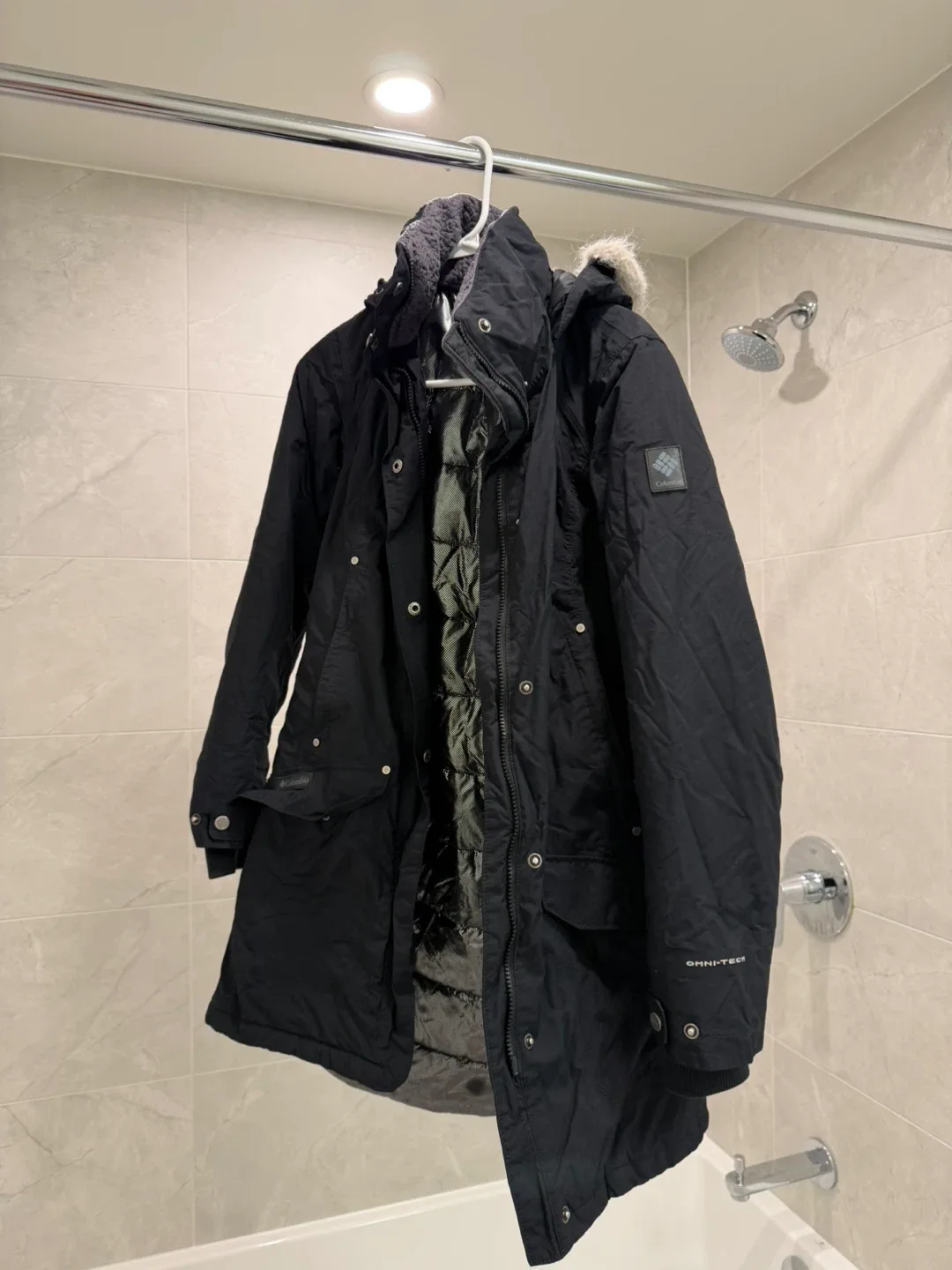 Columbia Black Winter Parka image indicator(2)